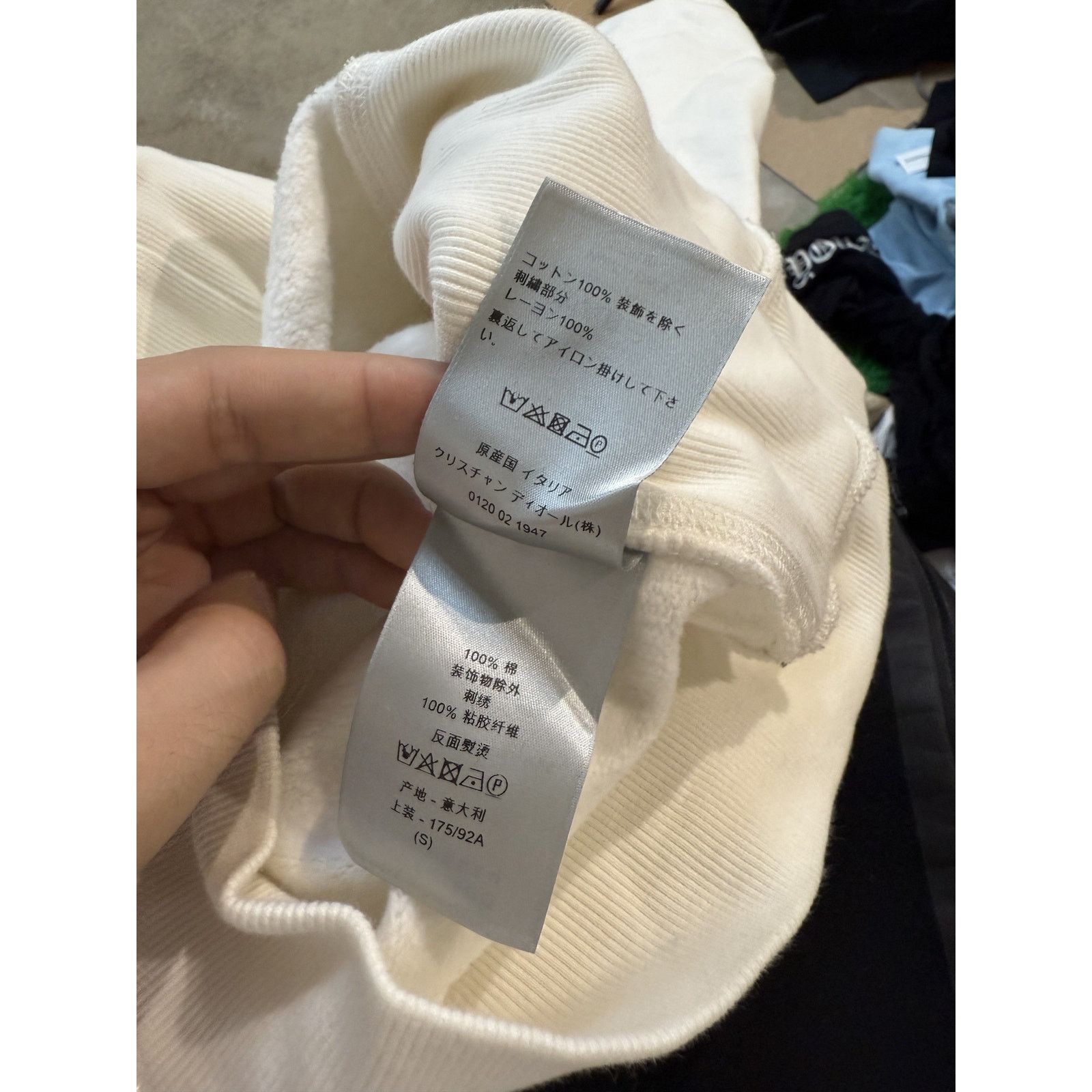 Dior Dior CD Script Logo Hoodie White Used Small Size US S / EU 44-46 / 1 - 4 Thumbnail