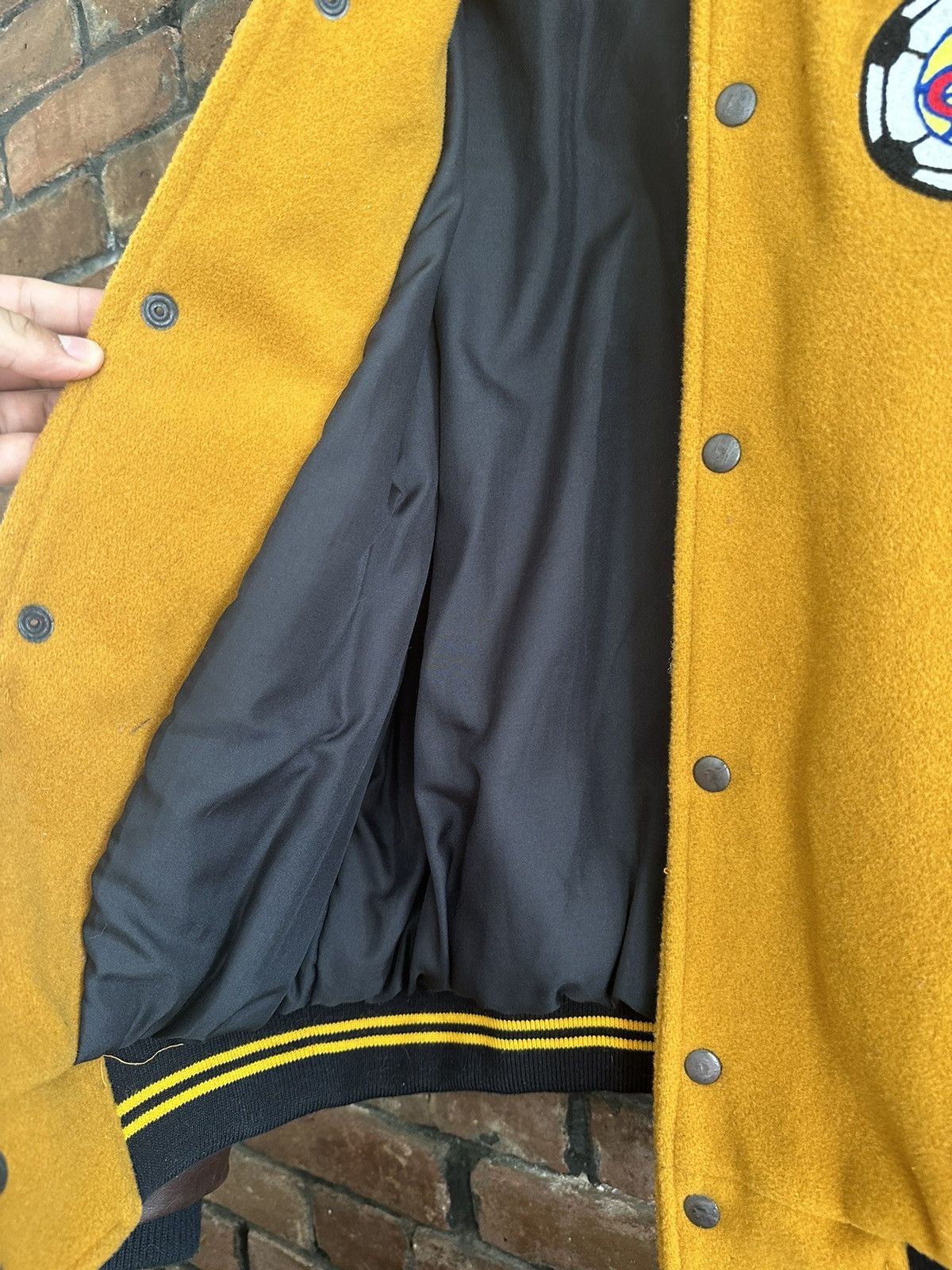 Vintage Yellow and brown Club America varsity jacket 90s vintage Size US L / EU 52-54 / 3 - 8 Thumbnail