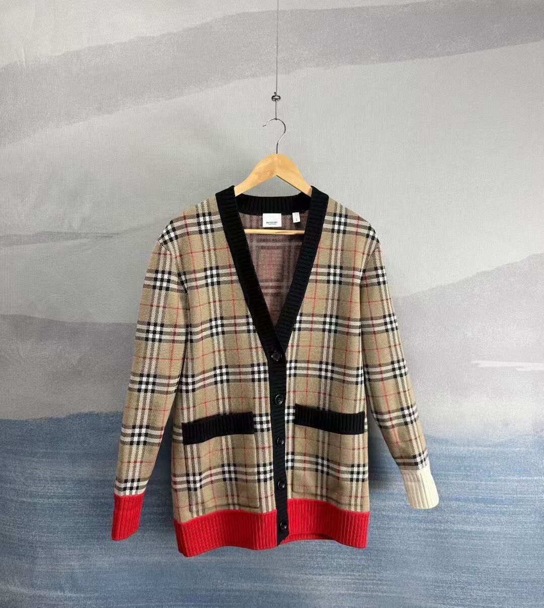 Burberry Burberry Color Blocked Wool Cardigan Size S / US 4 / IT 40 - 1 Thumbnail