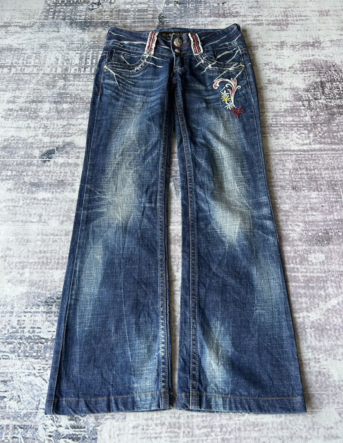 Ed Hardy Red Pepper Flower Bootcut Jeans Size 30" / US 8 / IT 44 - 2 Thumbnail