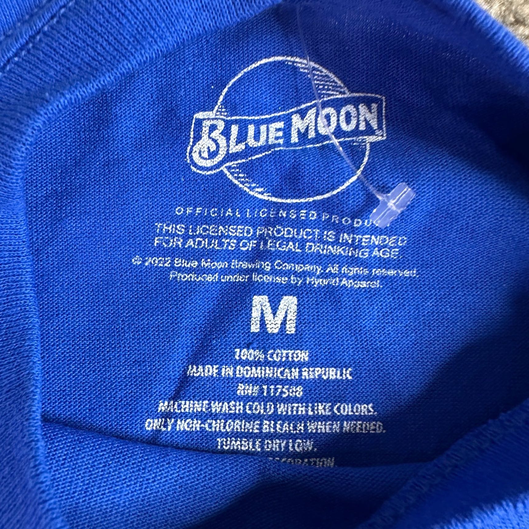 Vintage Blue Moon Shirt Mens Medium Blue White Short Sleeve Beer Graphic Print Logo T-Shirt Size US M / EU 48-50 / 2 - 3 Thumbnail