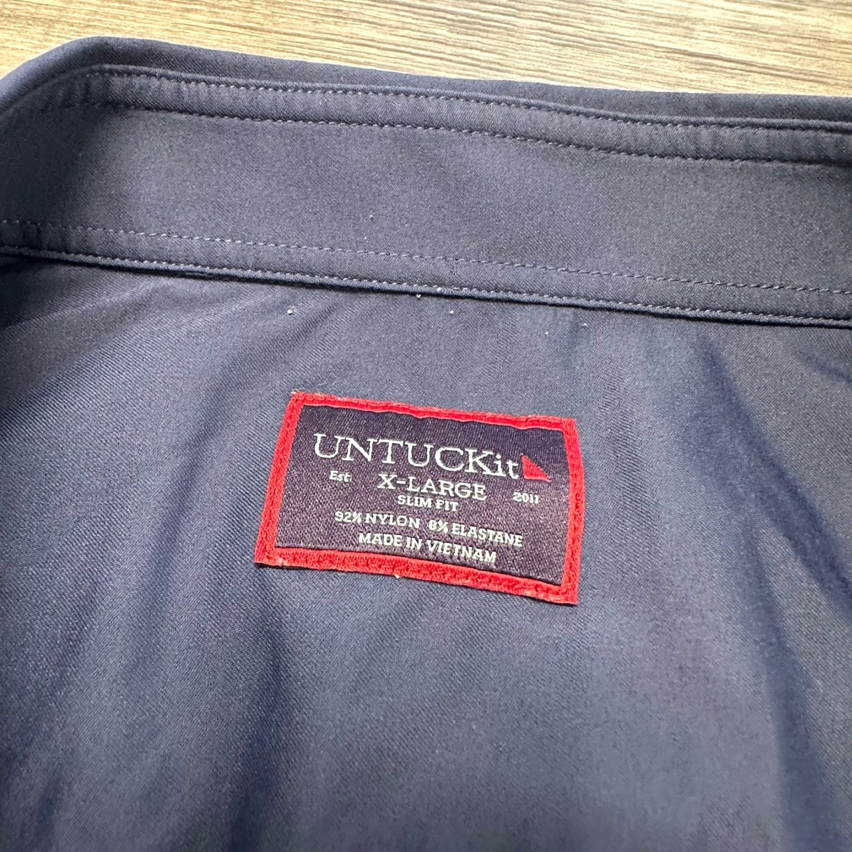 UNTUCKit UNTUCKit Gironde Navy Blue Mens XL Slim Fit Nylon Long Sleeve Button Up Shirt Size US XL / EU 56 / 4 - 4 Thumbnail