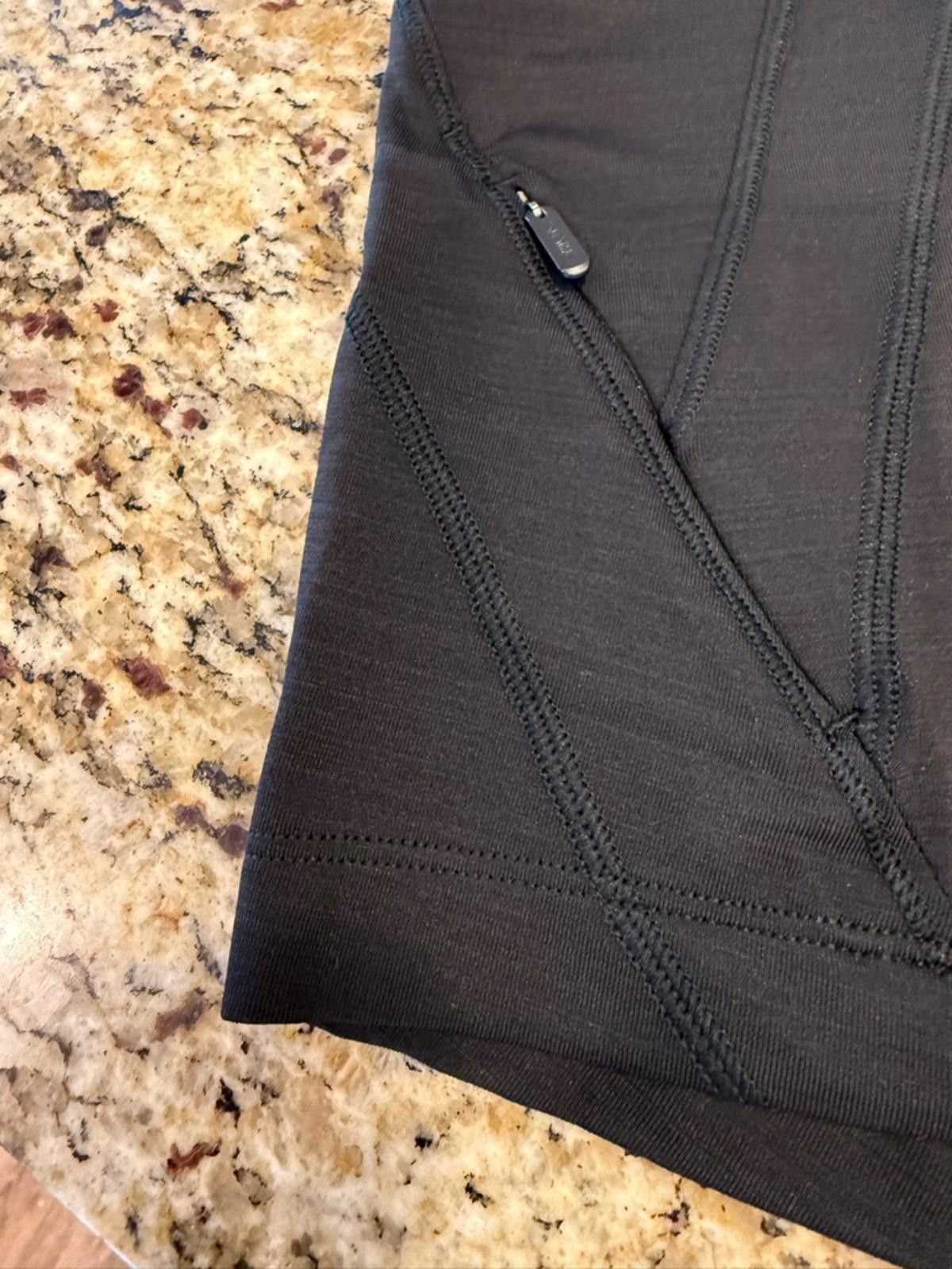 Other Athleta black sporty tank top zippered pocket SZ SM Size S / US 4 / IT 40 - 5 Thumbnail