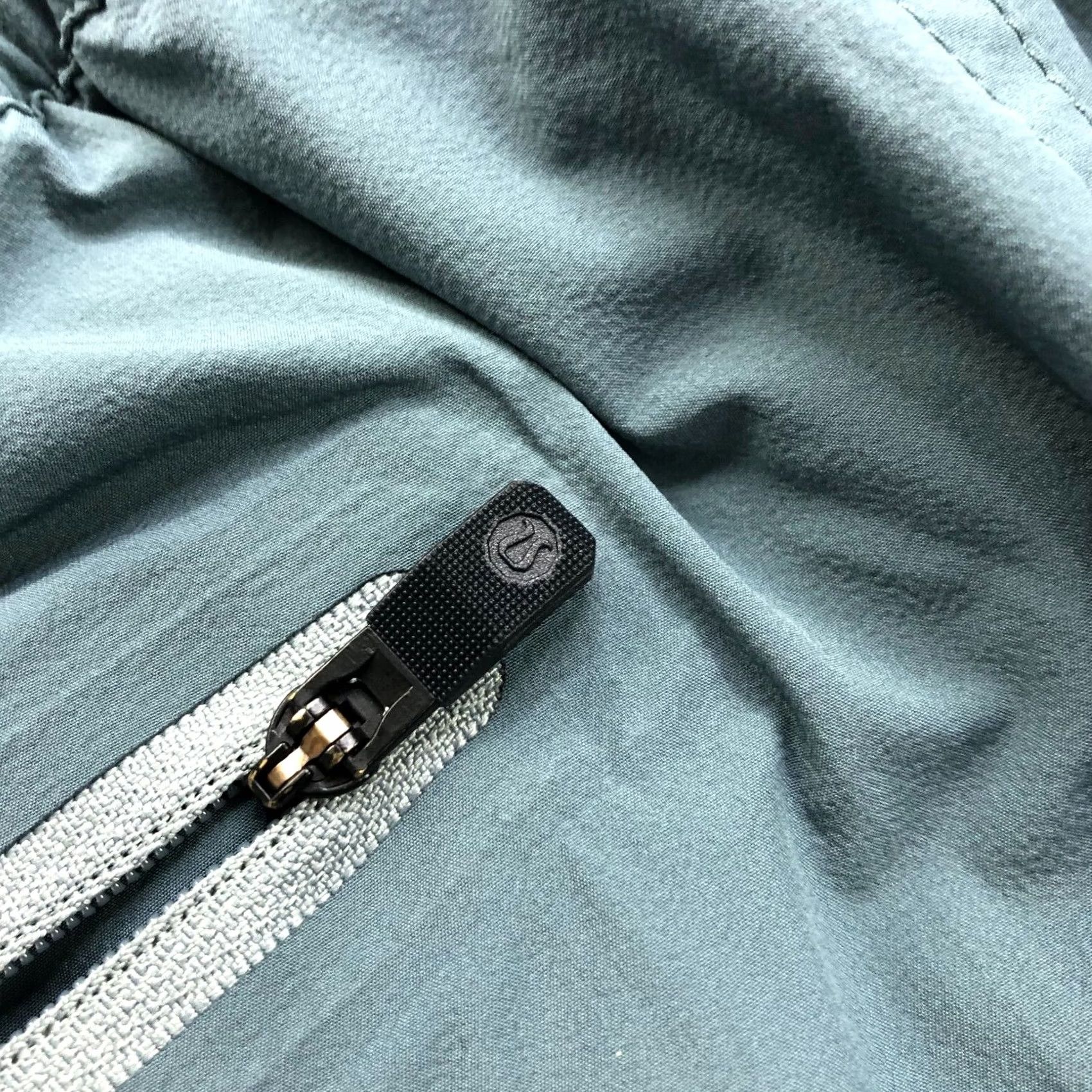 Lululemon Lululemon Shorts 36 Casual Regular Inseam 11" Elastic Waist Belt Loops Nylon Polyester Spandex 90s VTG Blue Mens Size US 36 / EU 52 - 6 Thumbnail