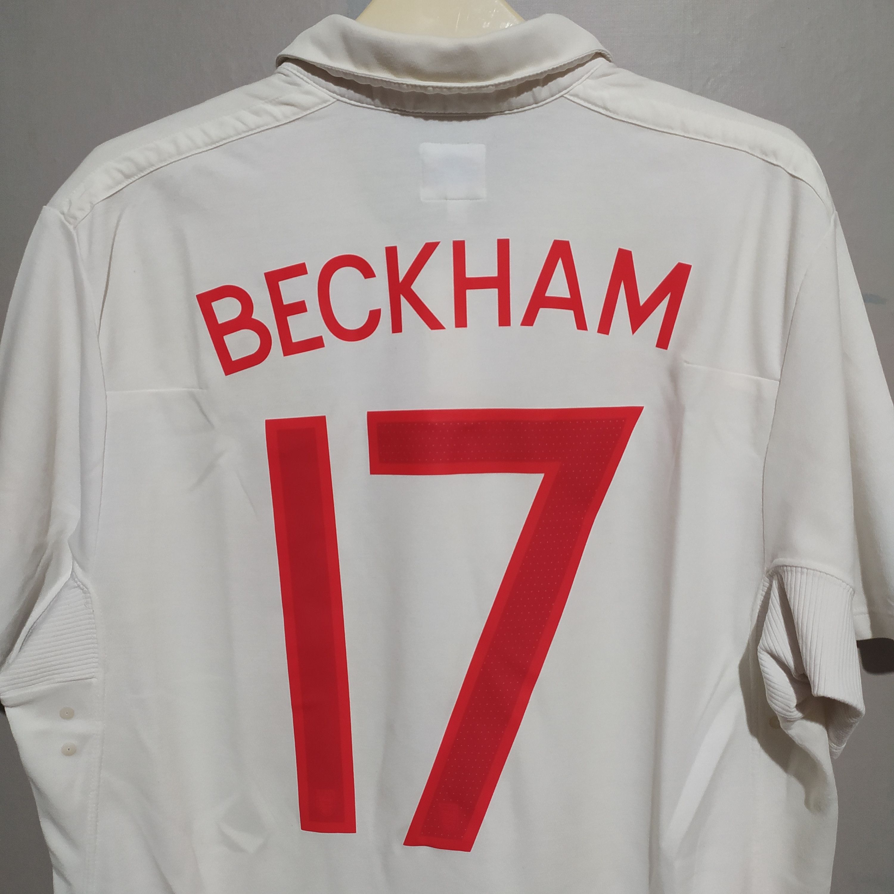 Umbro Umbro x England 2009/10 Beckham #17 Home Soccer Jersey Size US L / EU 52-54 / 3 - 16 Thumbnail