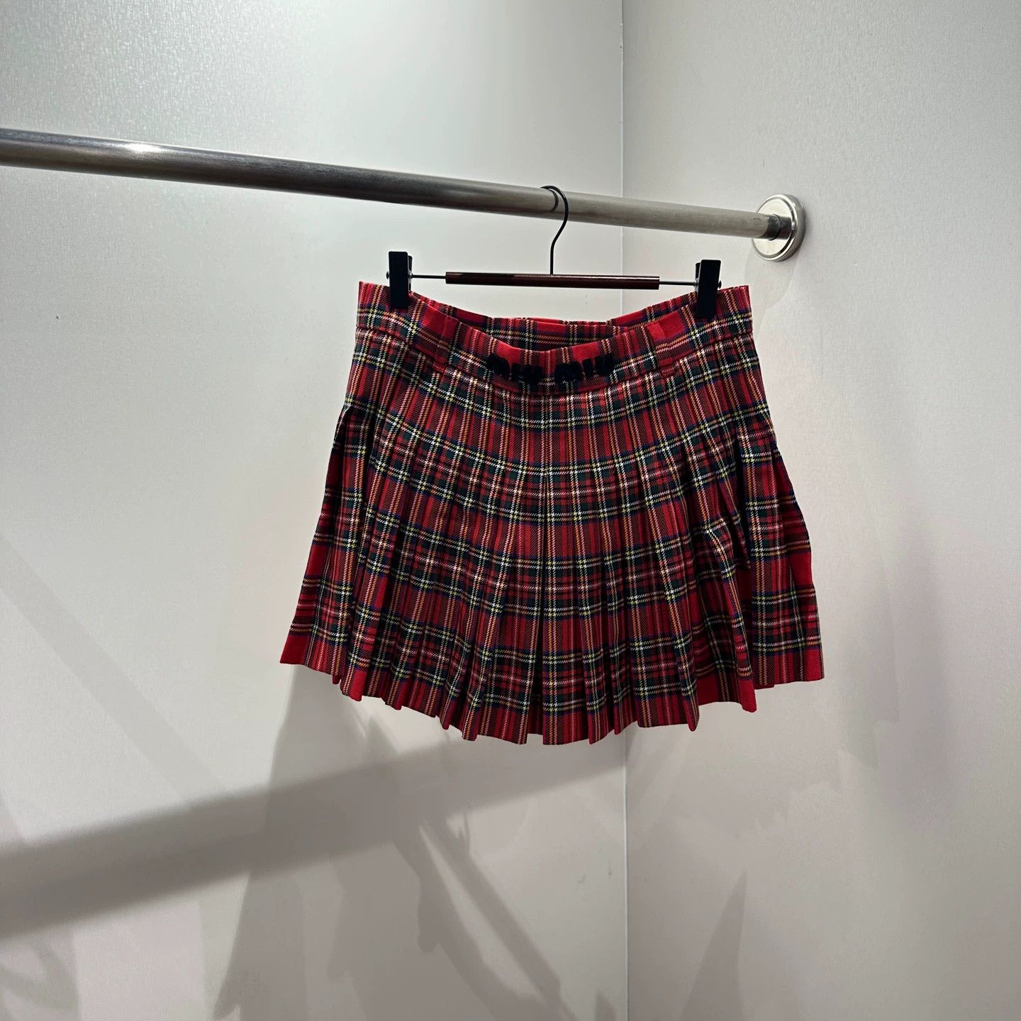 Miu Miu MIU MIU Logo Check Pleated Wool Skirt 40 Size 27" / US 4 / IT 40 - 1 Thumbnail
