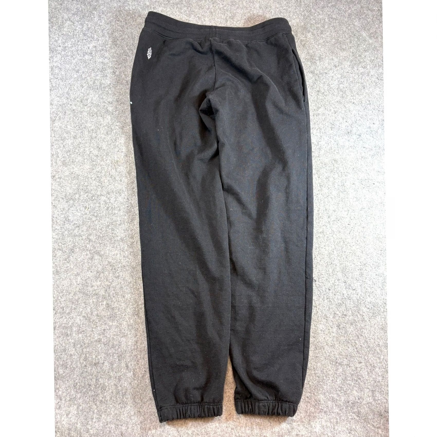 Free People VINTAGE Free People Movement Upcycle Jogger Sweatpants Womens Medium Black Athletic USA Size 32" / US 10 / IT 46 - 4 Thumbnail