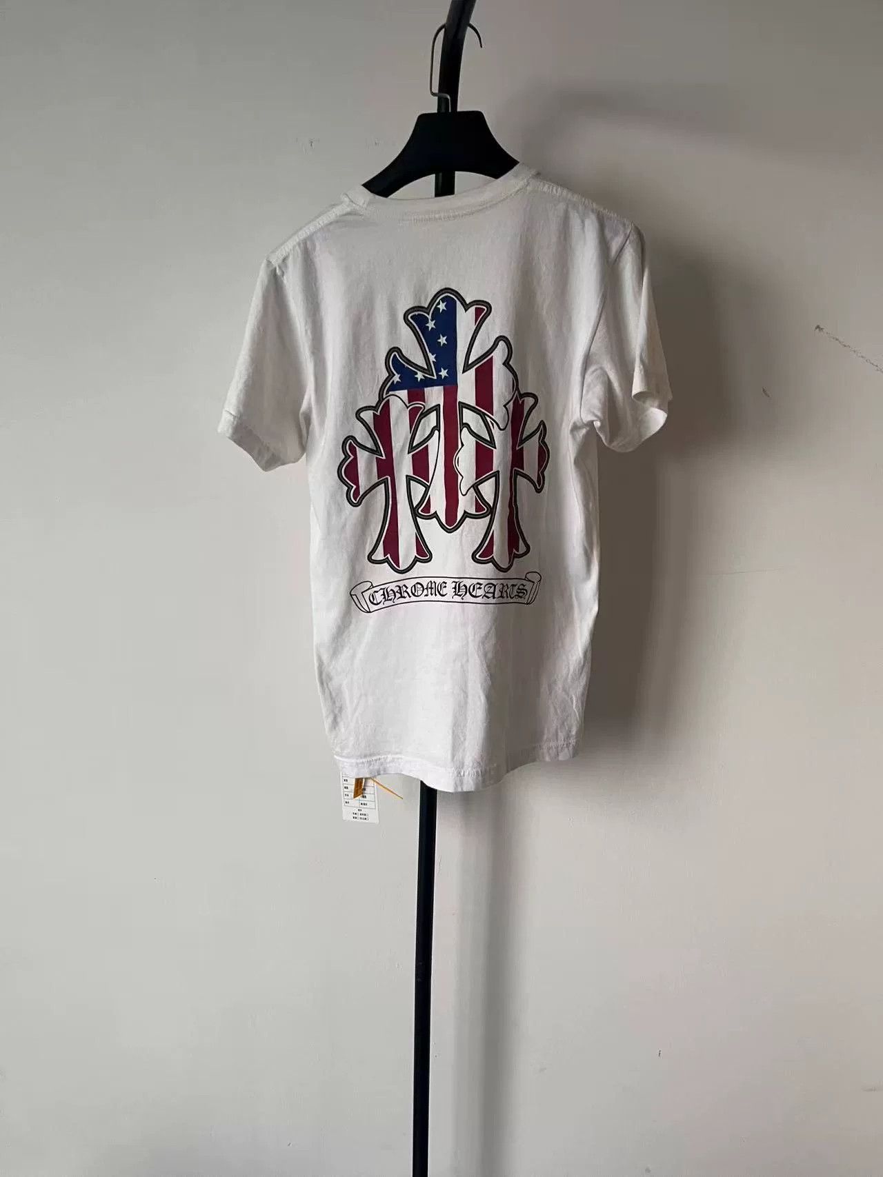 Chrome Hearts chrome hearts white v-neck short sleeve tee Size US S / EU 44-46 / 1 - 1 Thumbnail