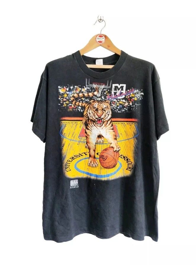 image of Fruit Of The Loom x NCAA Vintage University Of Missouri Madness 1995 2-Sides T-Shirt in Black (Size