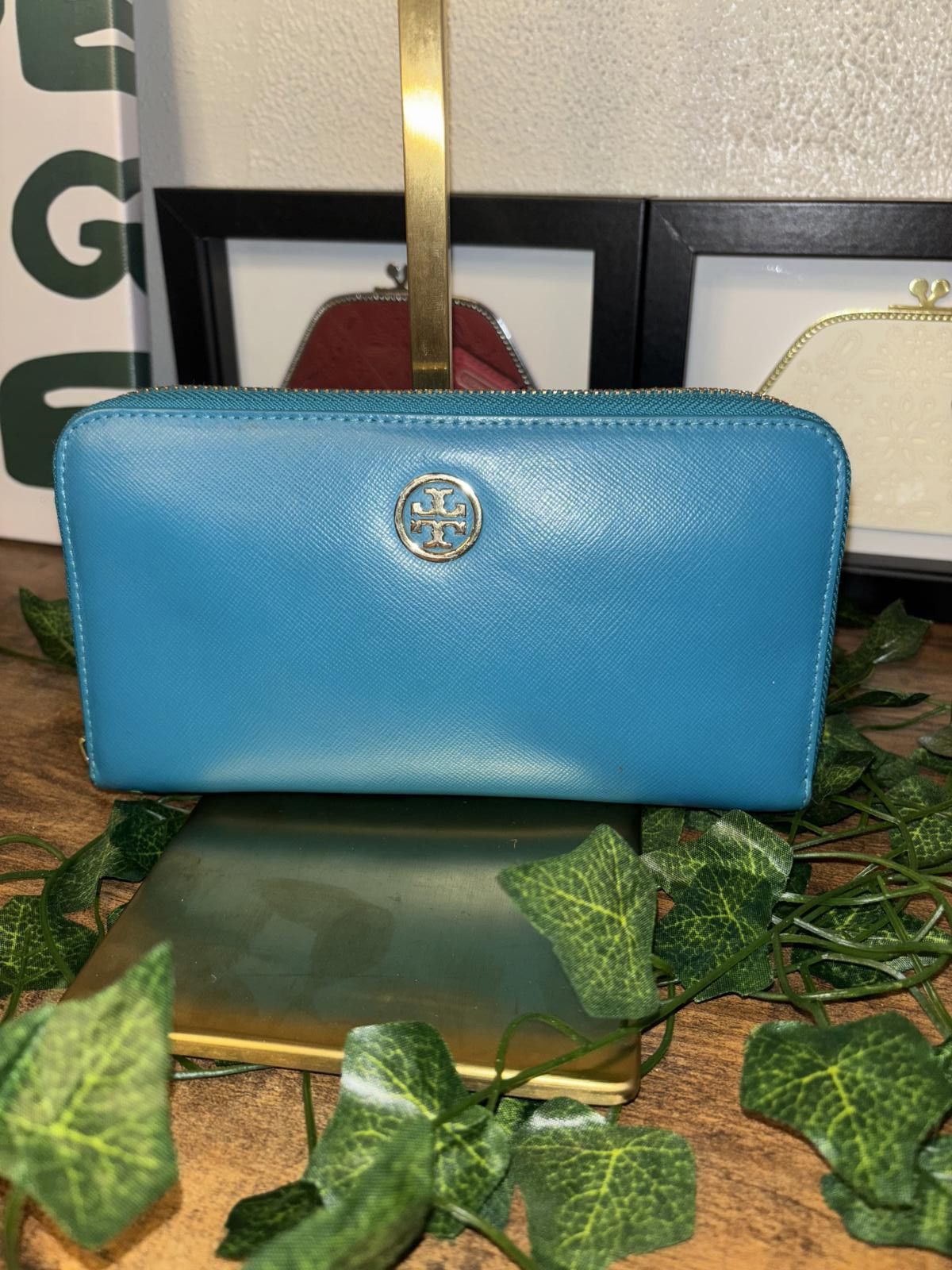 Designer Tory Burch Bright Blue Saffiano Leather Zip Wallet Size ONE SIZE - 1 Thumbnail