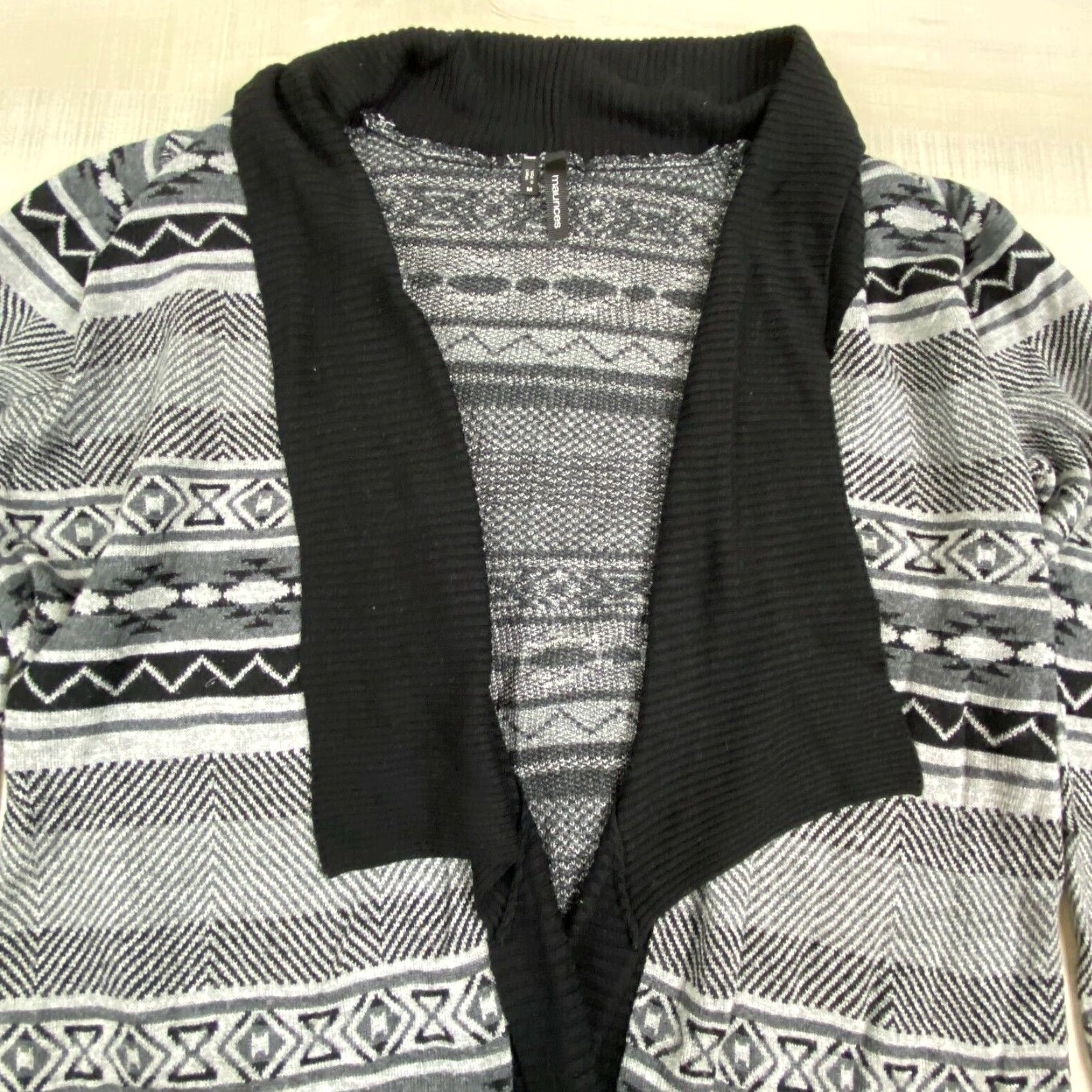 Vintage Maurices Womens Black White Geometric Cardigan Sweater Medium Long Sleeve Open Loose Boxy Size M / US 6-8 / IT 42-44 - 2 Thumbnail