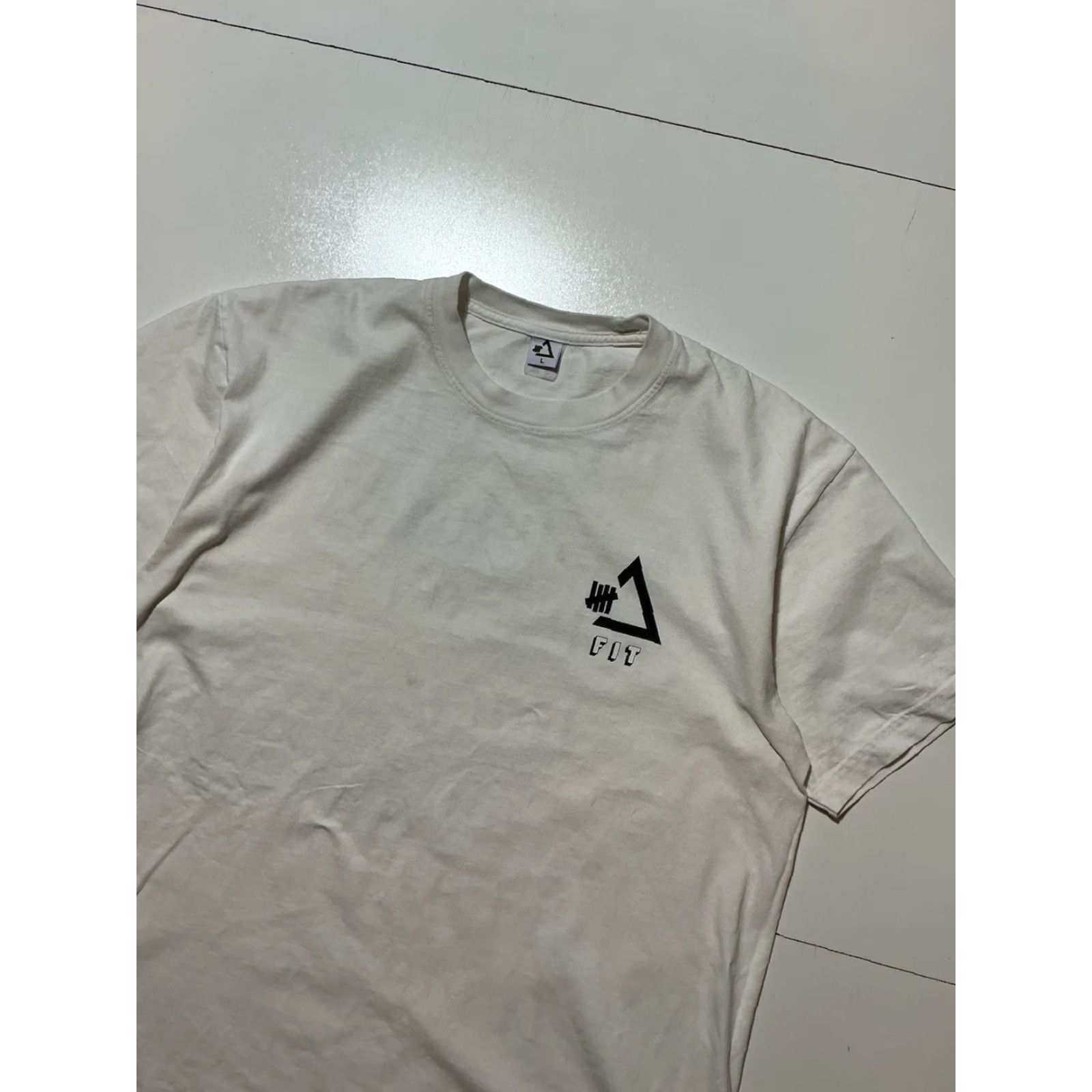 Undefeated VINTAGE Undefeated T-Shirt White Undefeated X UACTP Fit Upper Body Muscle Mass & Power Moves Sz.L Mens Shirt Size US L / EU 52-54 / 3 - 4 Thumbnail