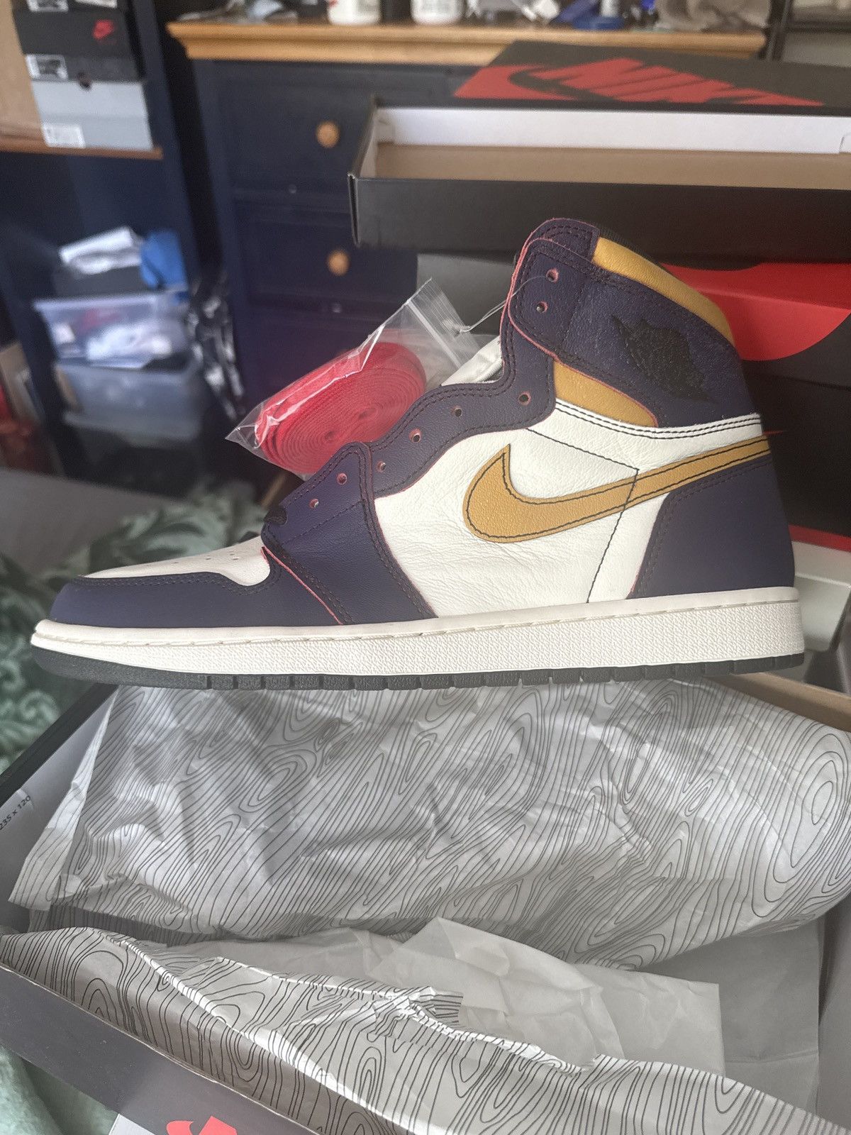 Jordan Brand Jordan 1 Size US 11.5 / EU 44-45 - 1 Thumbnail