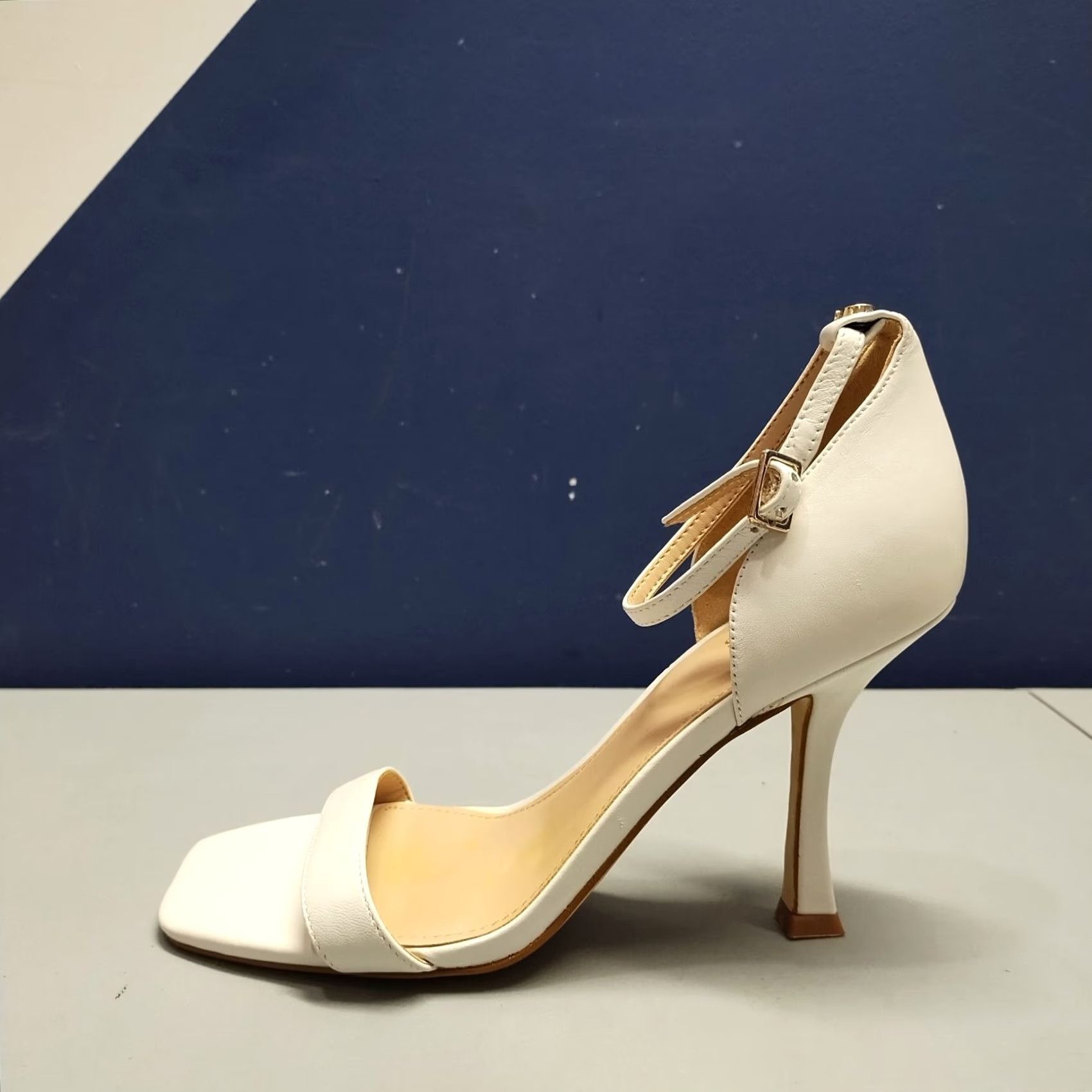 Guess GUESS Womens Size 7.5 White Leather Kitten Heels Open Toe Ankle Strap Pump Size US 8 / IT 38 - 4 Thumbnail