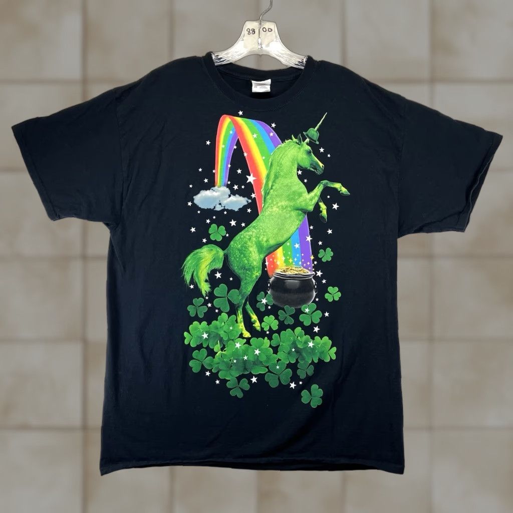 Fruit Of The Loom VINTAGE Fruit of the Loom Unisex T-Shirt XL Black Rainbow Unicorn Shamrocks Graphic Print All Seasons Size US XL / EU 56 / 4 - 1 Thumbnail