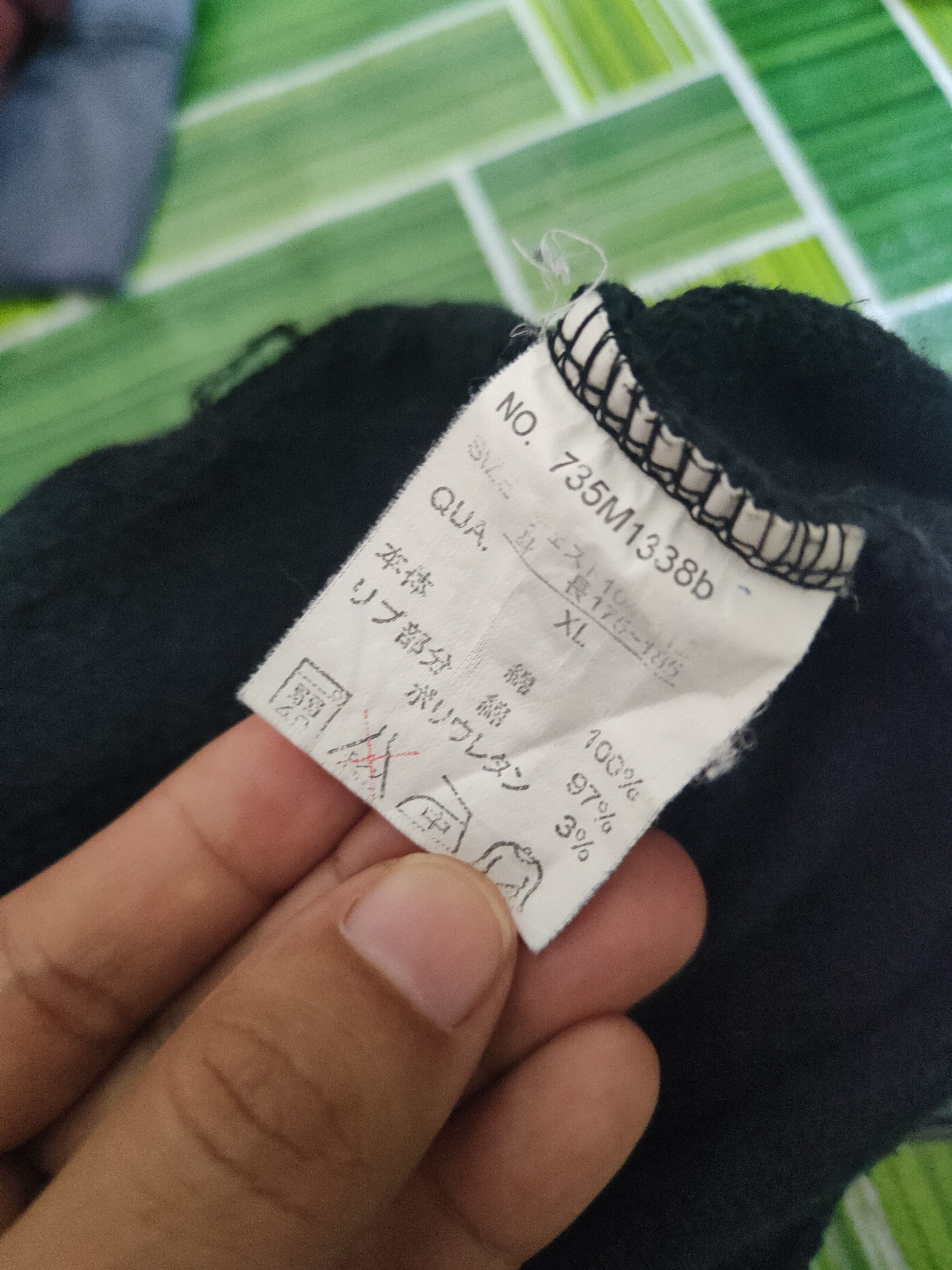 Japanese Brand Vintage Plain Faded Popular Model Black Sweatshirts Size US XL / EU 56 / 4 - 11 Thumbnail