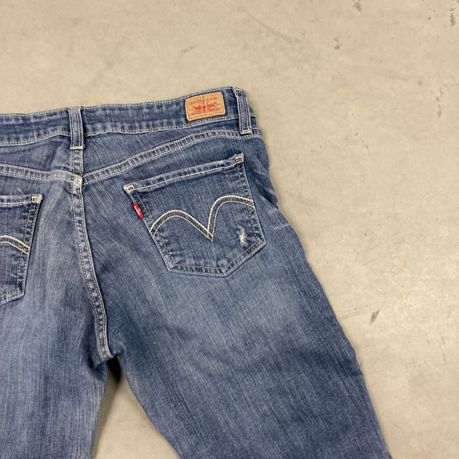 Levi's Low rise Levi’s camo patchwork bootcut jeans 31x30 Size 31" - 3 Thumbnail