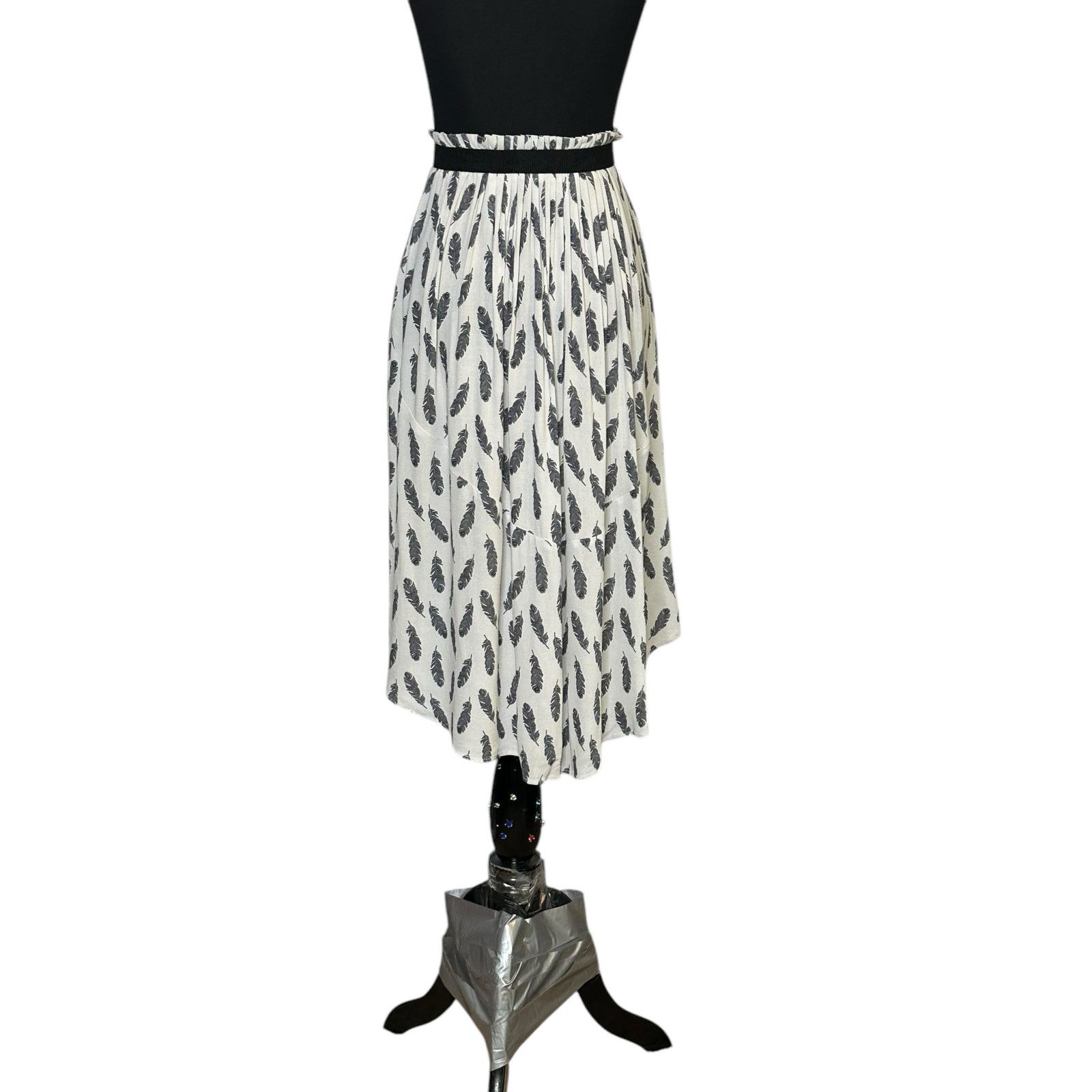 H&M H&M cream black leaves print pleated midi skirt size 4 Size 27" / US 4 / IT 40 - 5 Thumbnail