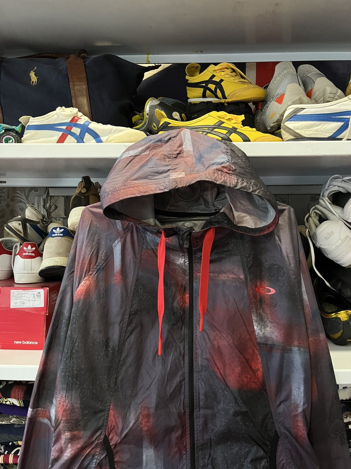 Oakley Vintage Oakley waterproof windbreaker jacket size L Size US L / EU 52-54 / 3 - 2 Thumbnail