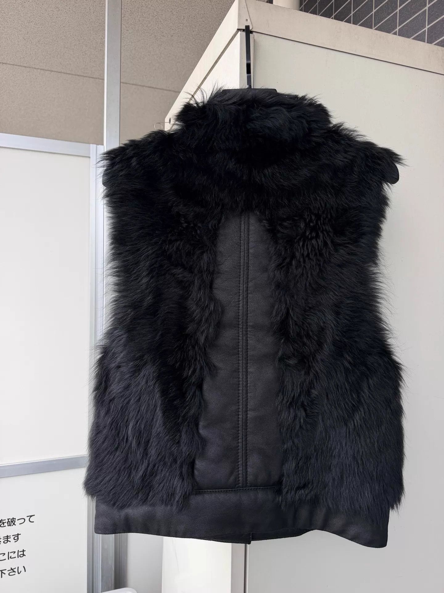 Helmut Lang Helmut Lang Fur-Shearling Paneled Asymmetric Zip Vest Size S / US 4 / IT 40 - 4 Thumbnail