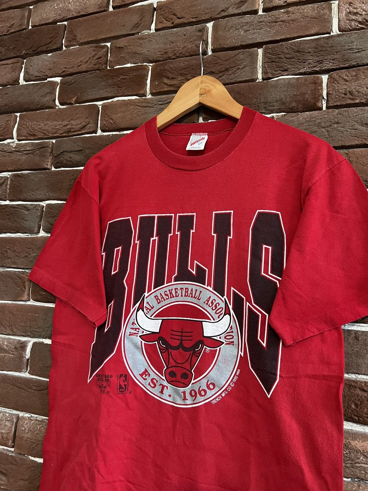 NBA Vintage 1990 Chicago Bulls Basketball NBA Tee Jordan Red L Size US L / EU 52-54 / 3 - 2 Thumbnail