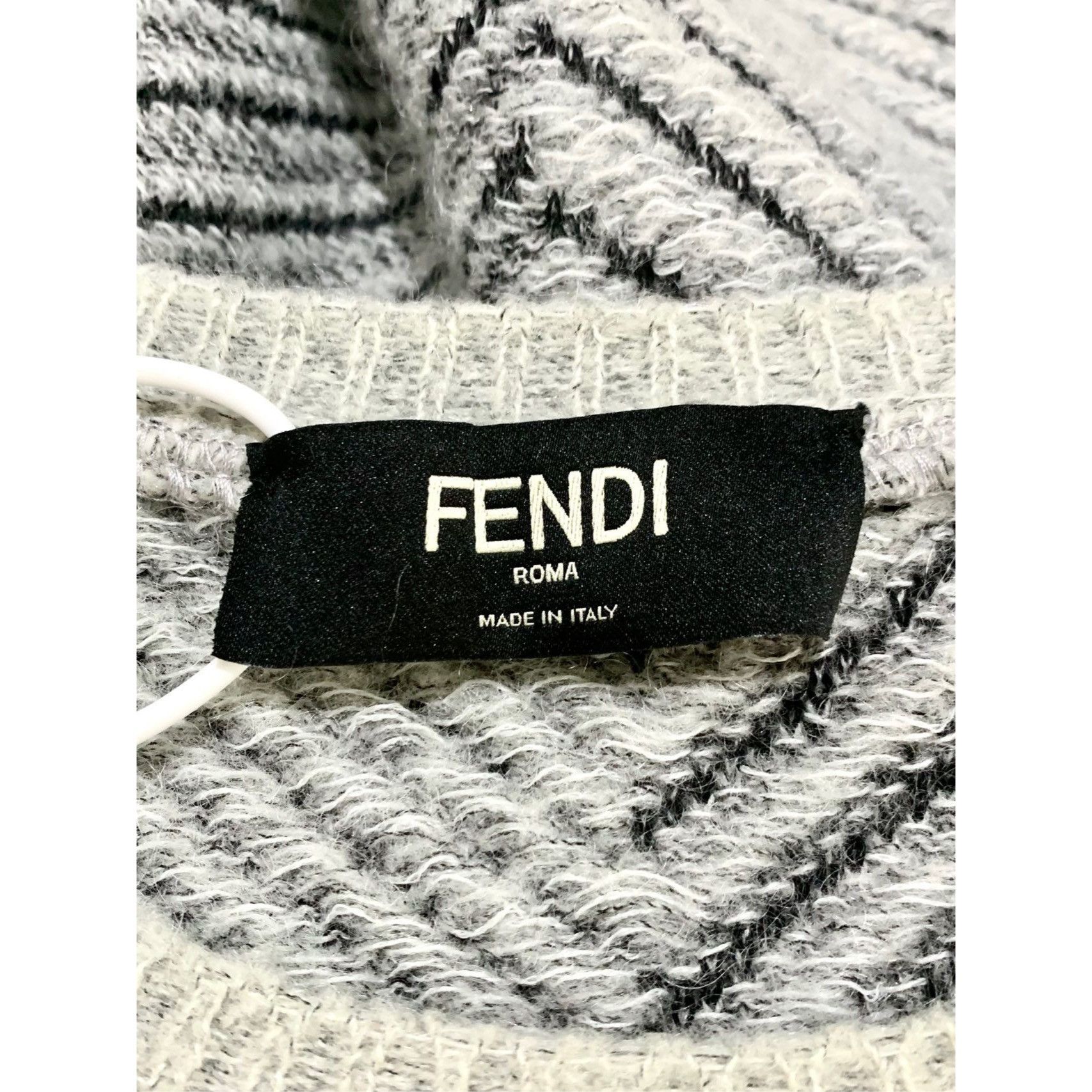Fendi Fendi Mens Crew-Neck Wool Knit Sweater Size 44 With Pocket & Size US S / EU 44-46 / 1 - 5 Thumbnail