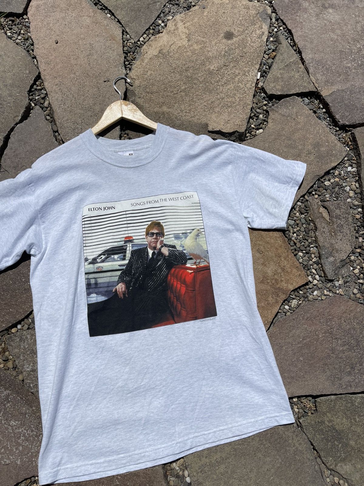 Band Tees 2001 Elton John Songs From The West Coast Vintage T-shirt Size US M / EU 48-50 / 2 - 5 Thumbnail