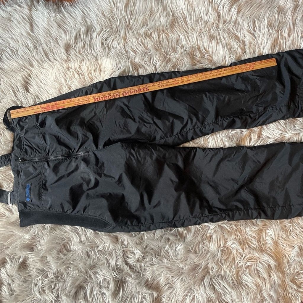 Columbia Columbia Snow Pants w/ straps fits a size M(measurements) Size US M / EU 48-50 / 2 - 6 Thumbnail
