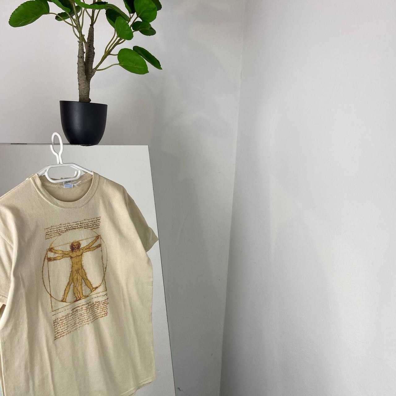 Vintage Leonardo Da Vinci Vintage 2000s Virtuvian Man Art T-Shirt Size US M / EU 48-50 / 2 - 1 Thumbnail