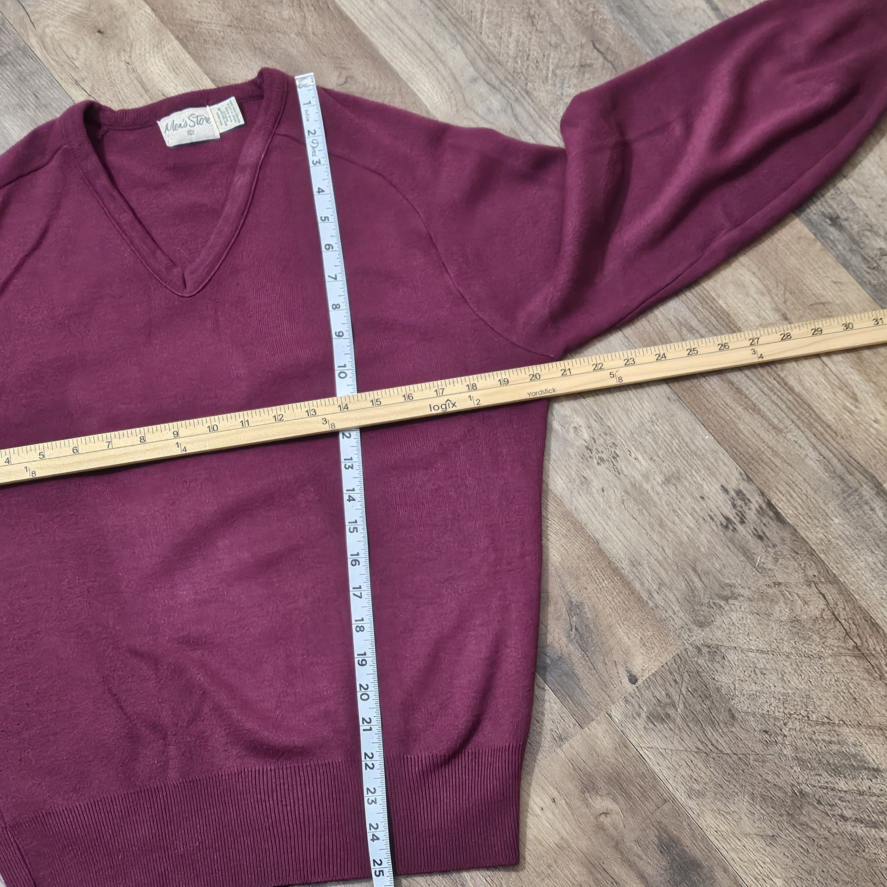 Vintage Vintage 80s men's size large, Orlon acrylic V-neck sweater Size US L / EU 52-54 / 3 - 6 Thumbnail