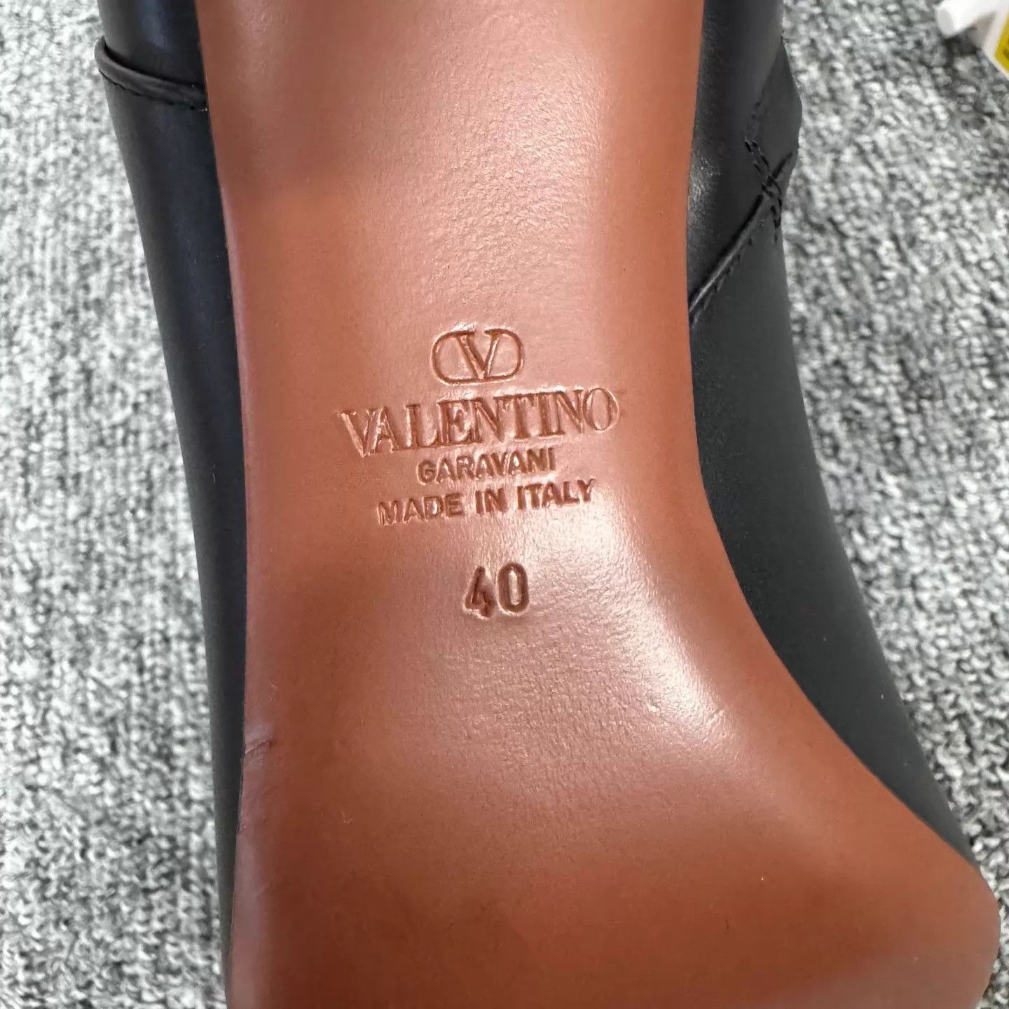 Valentino Valentino Black PointedToe High Heel Ankle Boot 40 Size US 9.5 / IT 39.5 - 7 Thumbnail