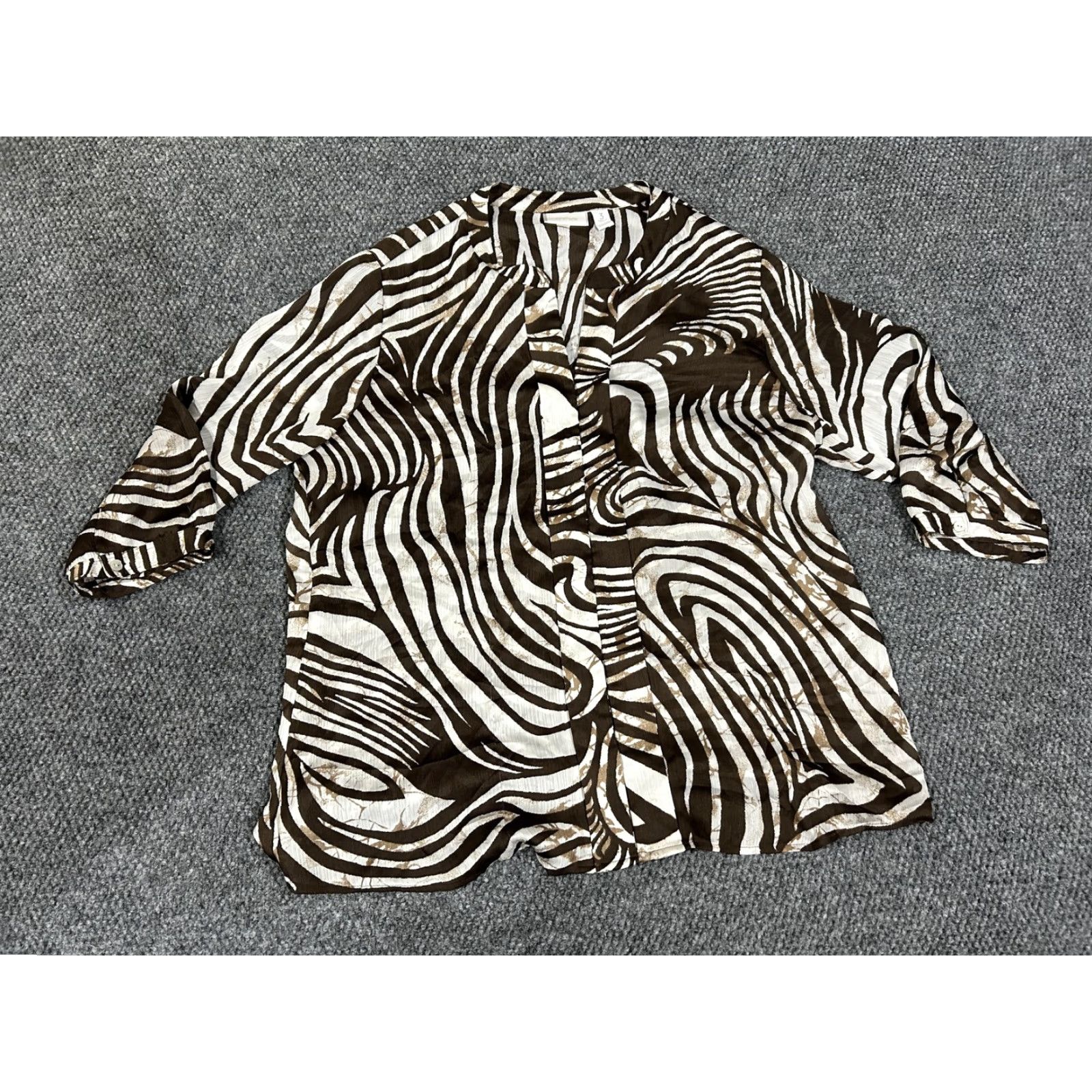 Vintage Chicos Shirt Womens Blouse Tunic 3/4 Sleeve Brown Zebra Animal Print Round Neck 3 Buttons Relaxed Fit Size XS / US 0-2 / IT 36-38 - 2 Thumbnail