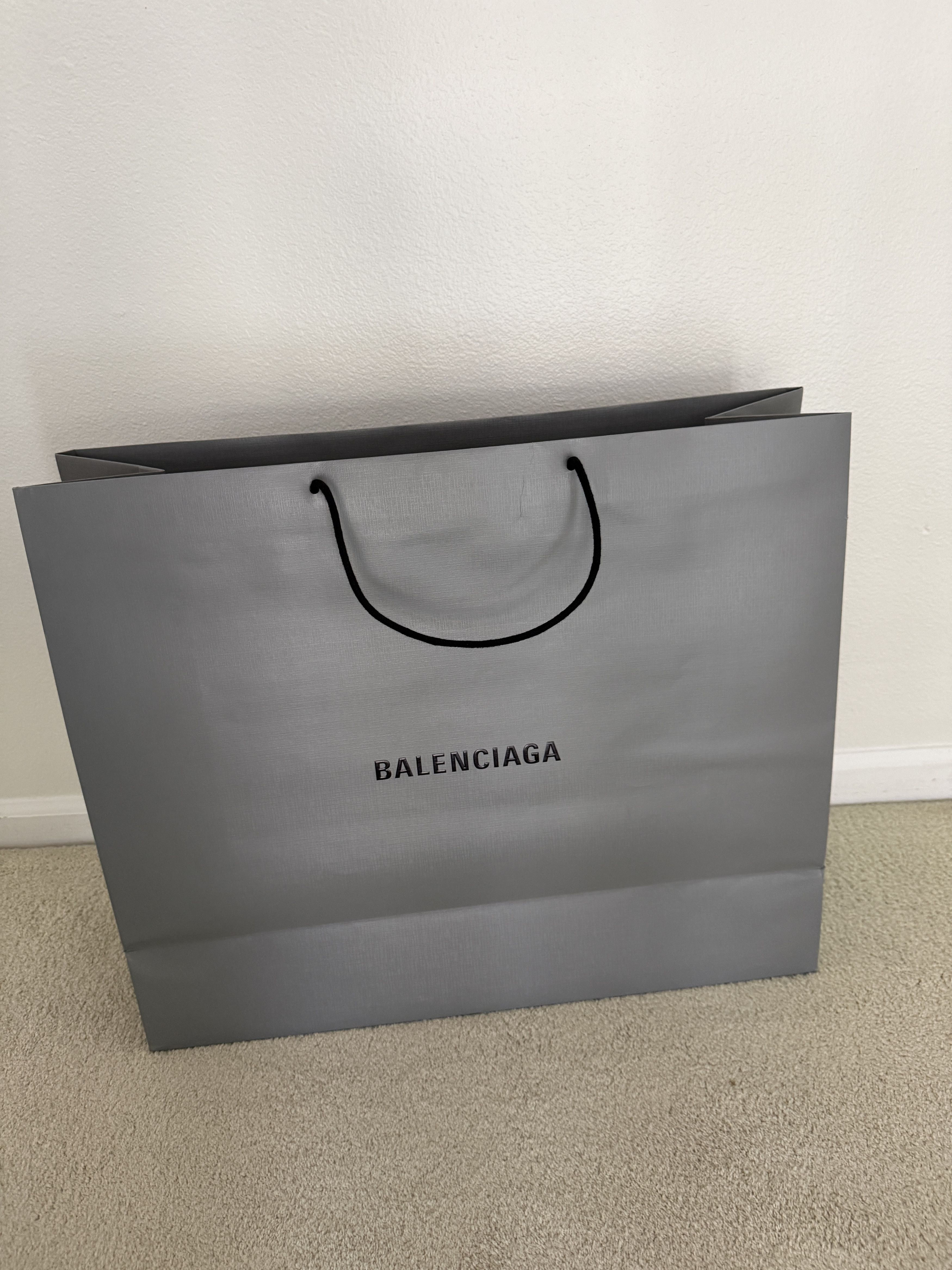 Balenciaga Large New Authentic Balenciaga Grey Gift Paper Shopping Bag Size ONE SIZE - 4 Thumbnail