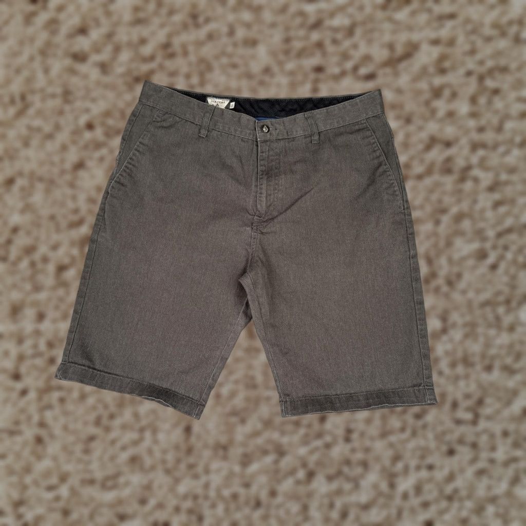 Volcom Volcom Mens Chino Shorts Flat Front 34 Gray Inseam 10 Stretch Pockets Regular Summer Casual Clothing Size US 34 / EU 50 - 1 Thumbnail