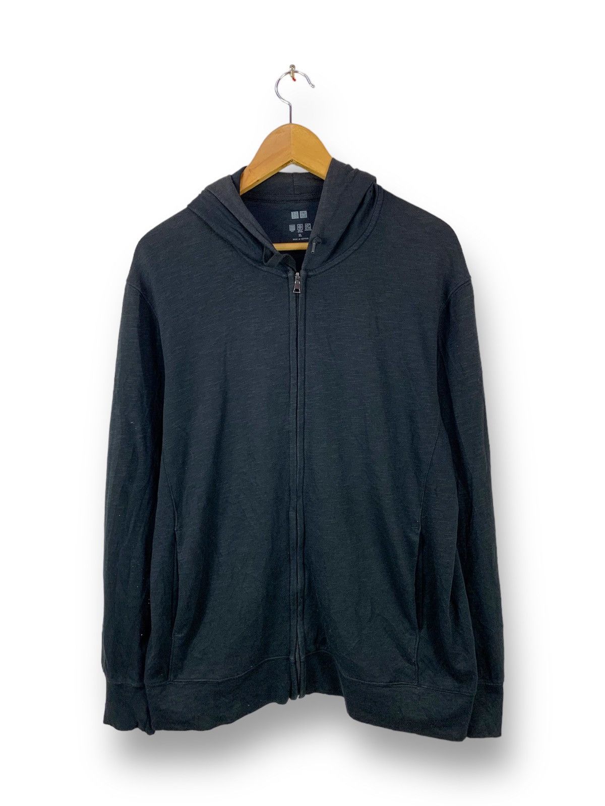 Japanese Brand Steals! Uniqlo Airism Full Black Hoodie Sweater Size US L / EU 52-54 / 3 - 1 Thumbnail