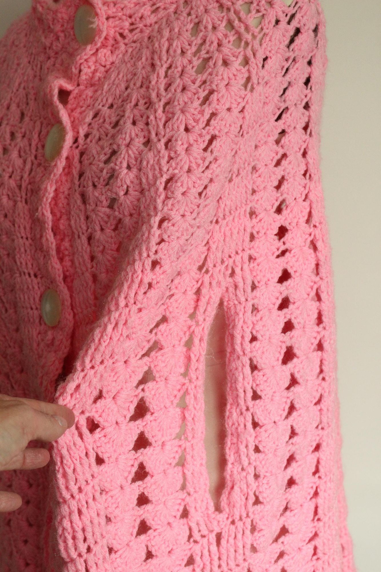 Vintage Vintage 1960s 1970s Poncho Shawl, Pink Knit or Crochet with Size ONE SIZE - 9 Thumbnail