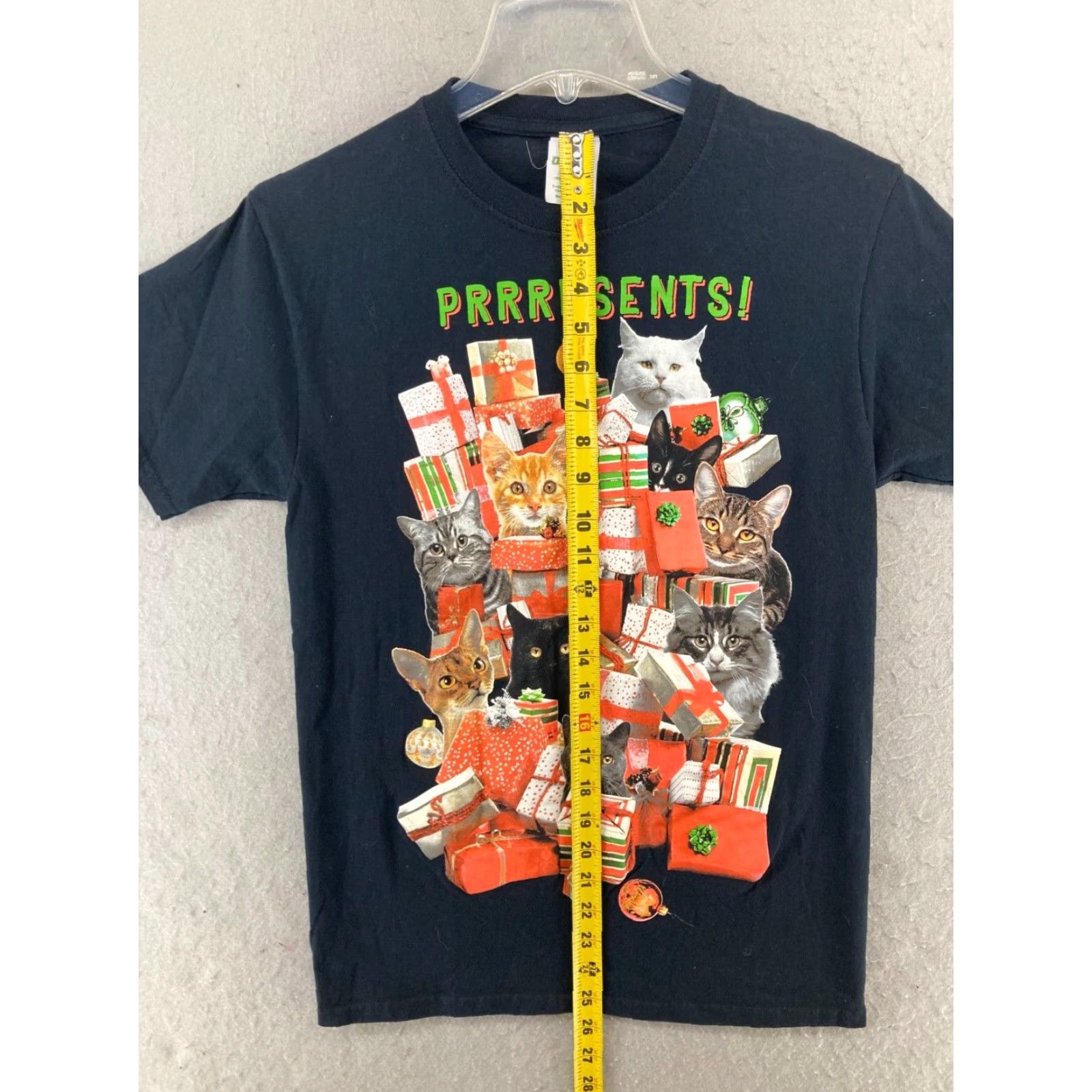 Vintage PRRRESENTS Mens TShirt Small Black Cat Christmas Funny - Shirt - Men - S - Black - Christmas - Funny Size US S / EU 44-46 / 1 - 3 Thumbnail