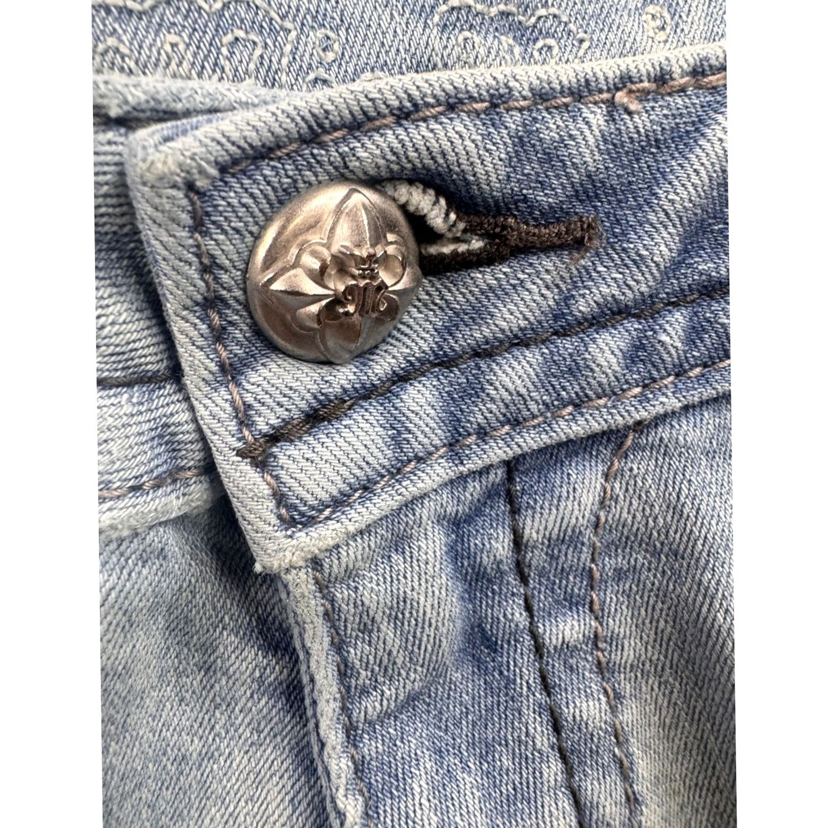 Miss Me Miss Me Womens Boyfriend Capri Light Wash Distressed Patched Denim Jeans Size 25 Size 42" / US 20 - 3 Thumbnail