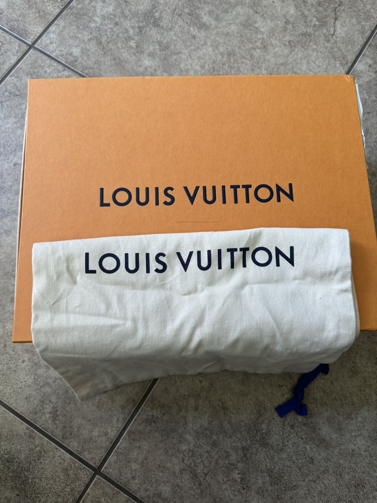 Louis Vuitton LV TRAINERS ALL WHITE Size US 10 / EU 43 - 12 Thumbnail