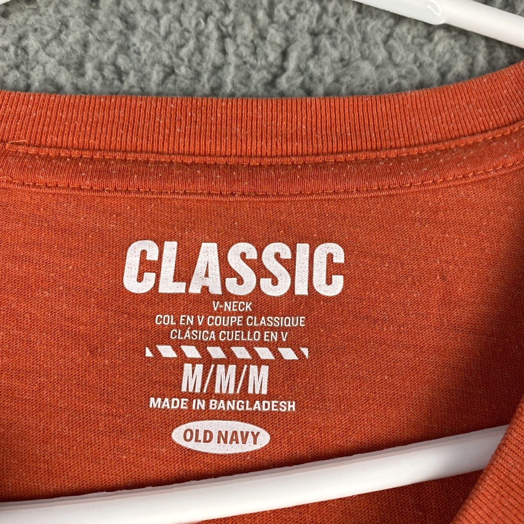 Old Navy Old Navy T-Shirt Women Orange Short Sleeve V-Neck 100% Cotton Size M Adult Womens Basic Shirt 47-24 Size M / US 6-8 / IT 42-44 - 3 Thumbnail