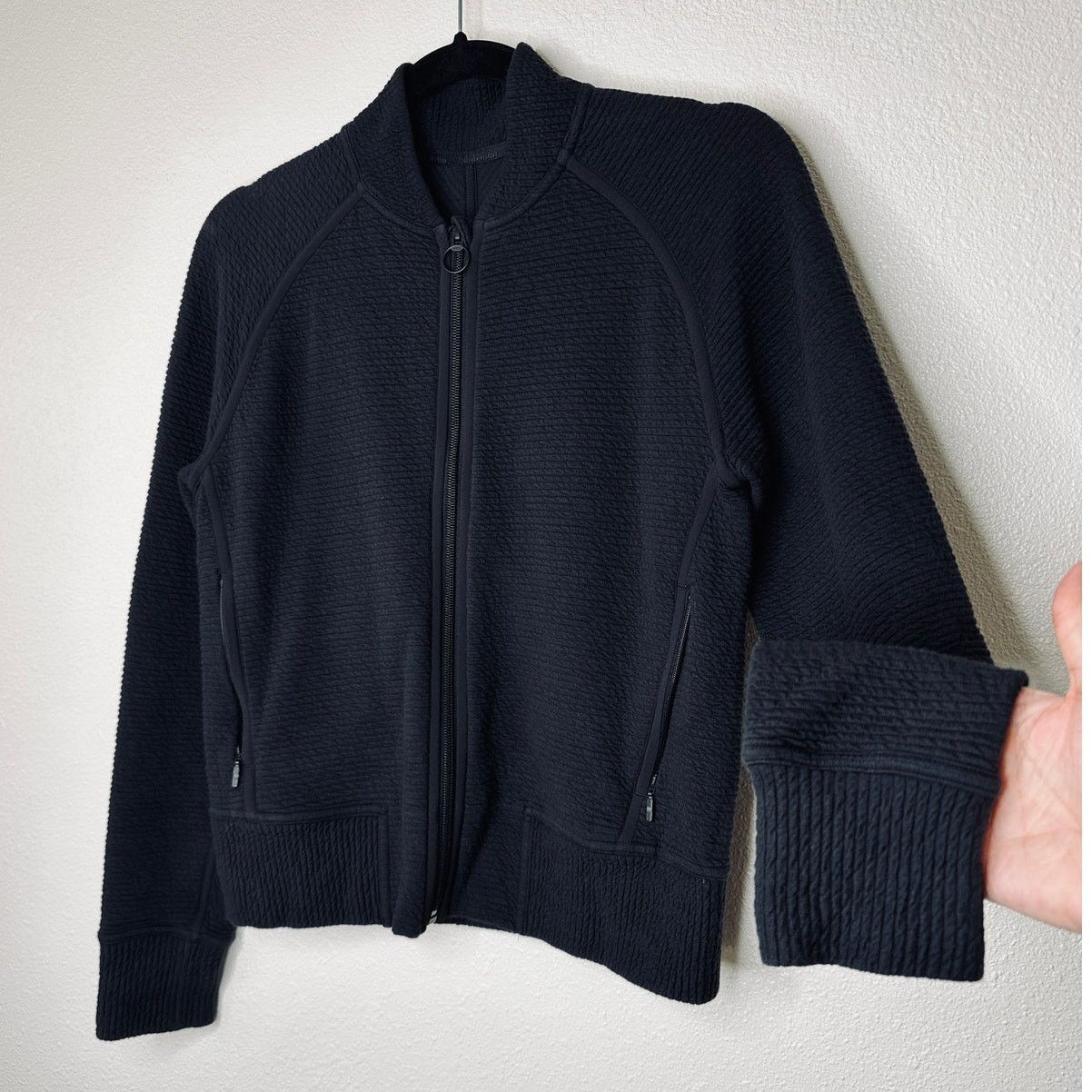 Lululemon Lululemon Black On Repeat Ribbed Long Sleeve Bomber Jacket 4 Size S / US 4 / IT 40 - 2 Thumbnail