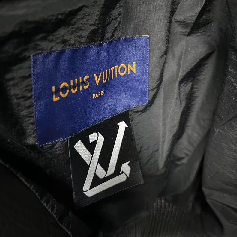 Louis Vuitton LOUIS VUITTON Black embroidered leather aviator jacket 2504 Size US S / EU 44-46 / 1 - 2 Thumbnail