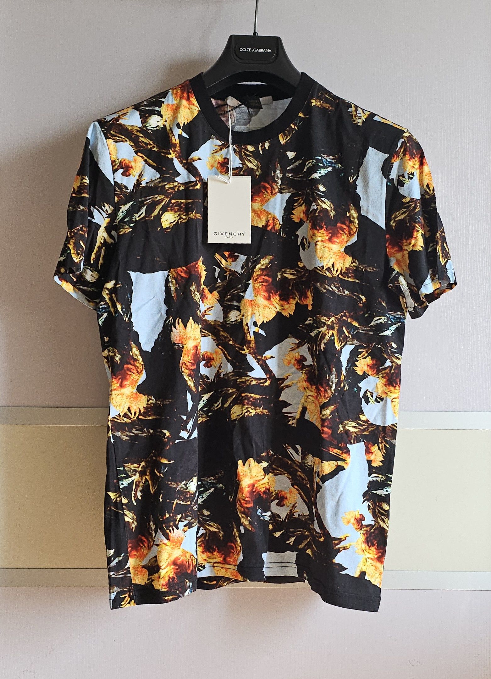 Givenchy Givenchy Floral Print Short Sleeve T-Shirt Size L Size US L / EU 52-54 / 3 - 1 Thumbnail