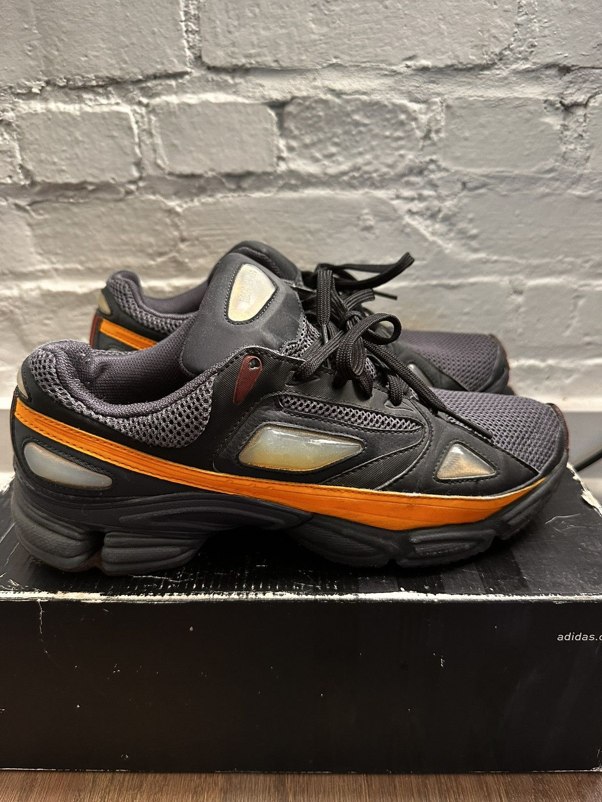 RAF SIMONS × adidas】 ozweego response1 【公式通販】