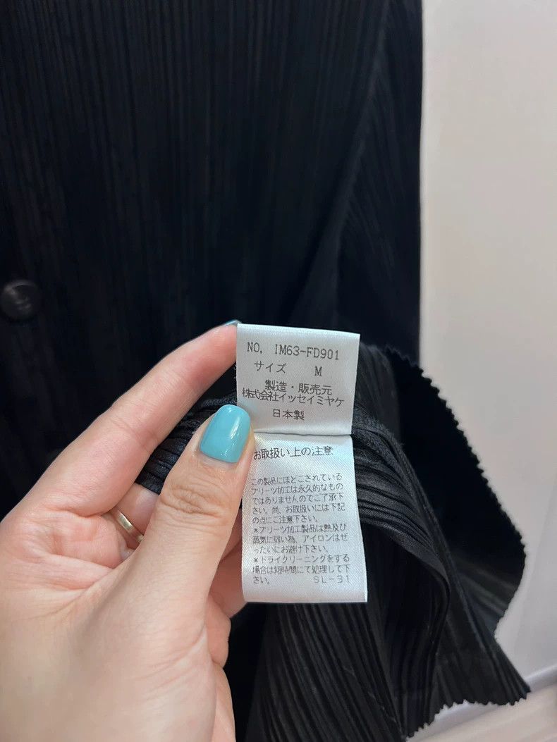 Issey Miyake Issey Miyake Black diamond-patterned pleated mainline coat Size M / US 6-8 / IT 42-44 - 7 Thumbnail