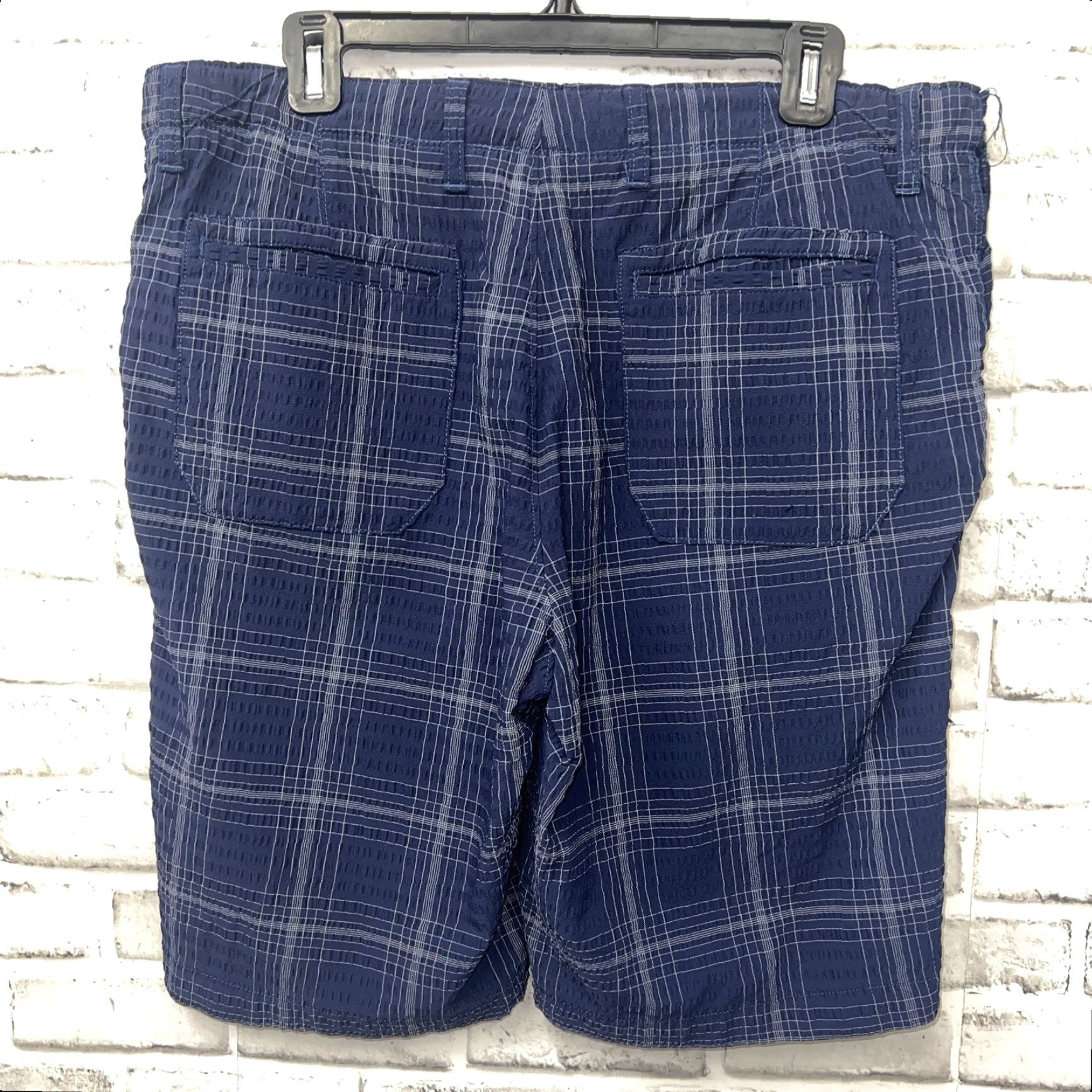 Tommy Bahama Tommy Bahama Blue Plaid Nylon Shorts Mens 33 Chino Regular Size Blue Pattern 90s? Size US 33 - 4 Thumbnail