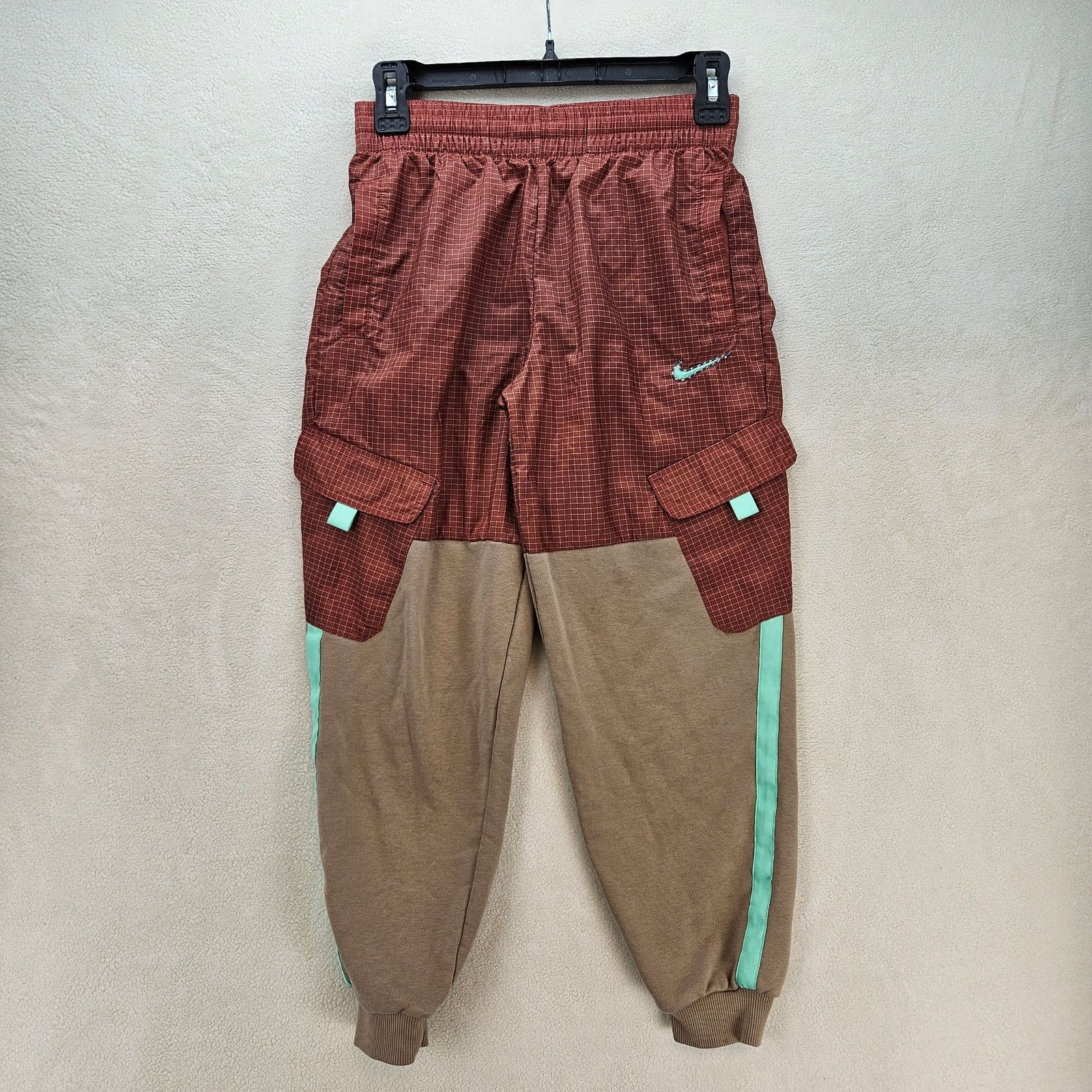 Nike NIKE BOYS MEDIUM CARGO JOGGER PANTS CLAY RIPSTOP KHAKI Size US 26 / EU 42 - 1 Thumbnail