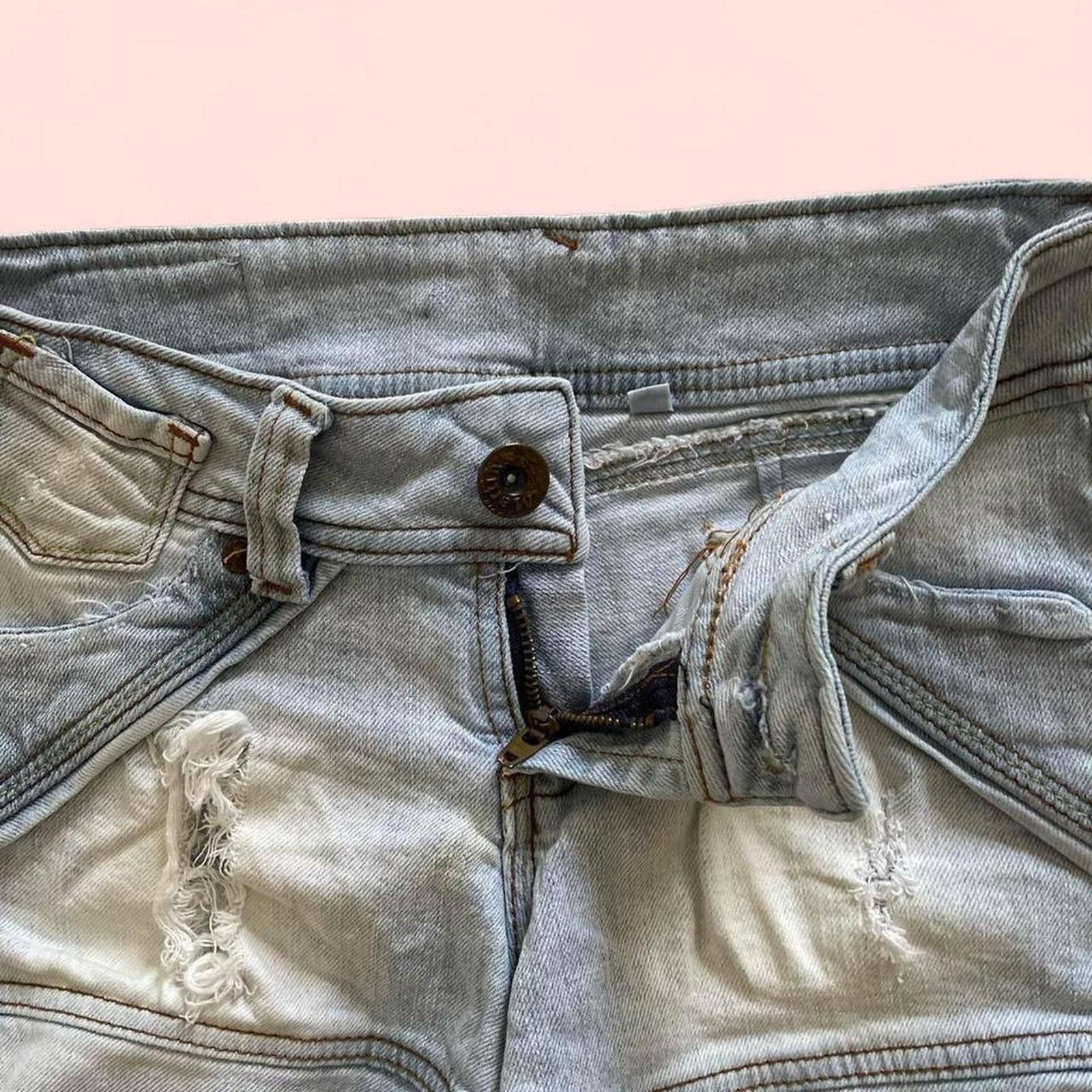 Other Blue denim shorts with a distressed look and button closure Size 28" / US 6 / IT 42 - 2 Thumbnail