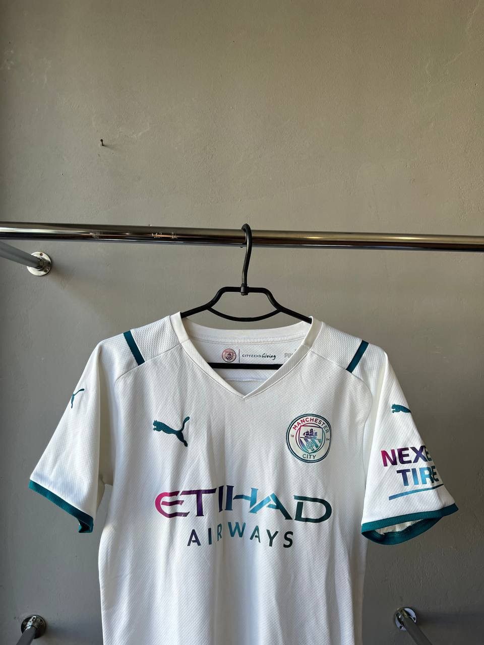 Puma 2021/22 MANCHESTER CITY THIRD SOCCER JERSEY FOOTBALL SHIRT S Size US S / EU 44-46 / 1 - 5 Thumbnail