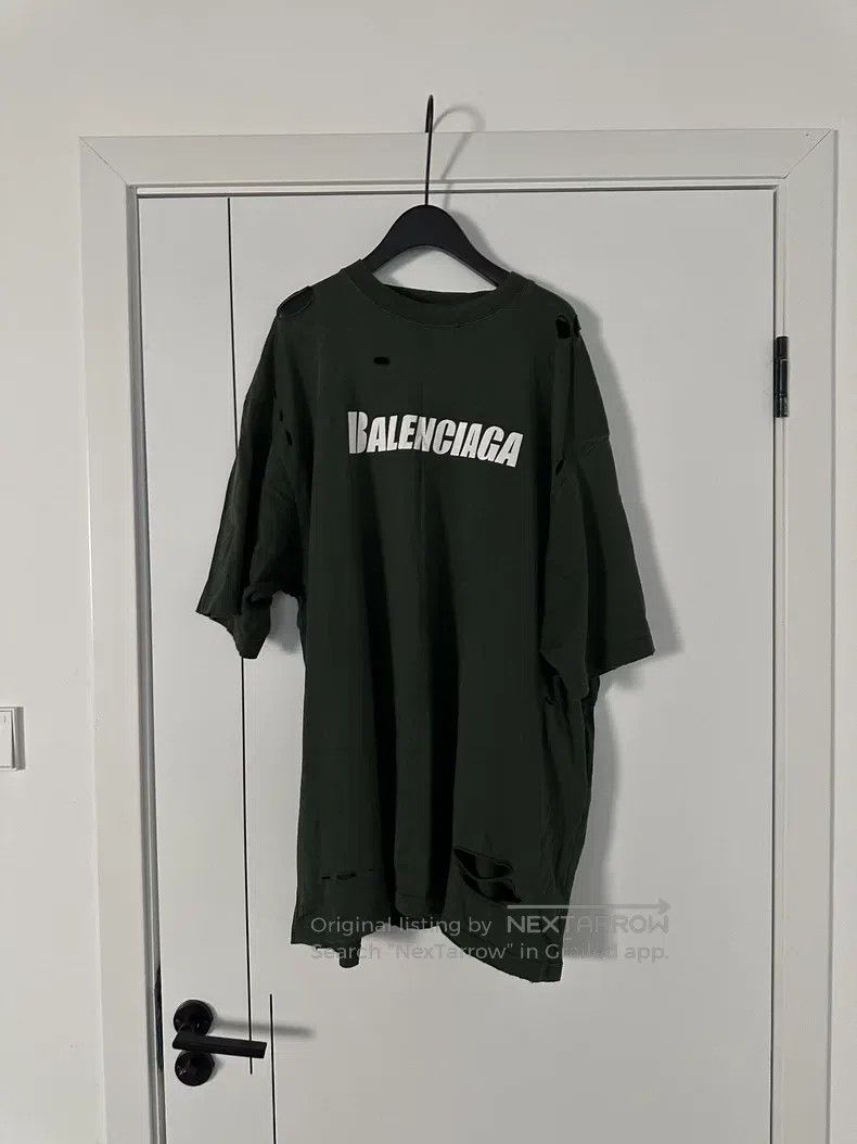 Balenciaga Balenciaga Green Ripped Logo Short Sleeve T-Shirt Size US L / EU 52-54 / 3 - 1 Thumbnail